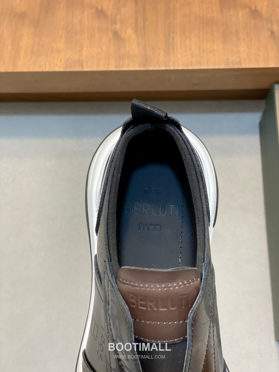 ## 신발 제품 스펙 분석
Berluti Mid Top Patina Leather Sneakers 벨루티 미드탑 파티나 레더 스니커즈 7