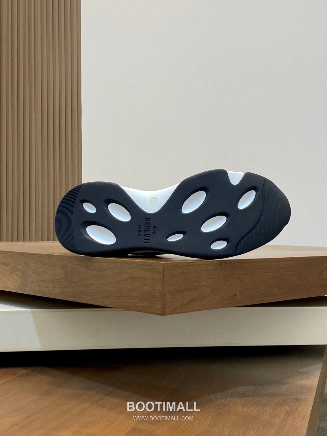 ## 신발 제품 스펙 분석
Berluti Mid Top Patina Leather Sneakers 벨루티 미드탑 파티나 레더 스니커즈 9