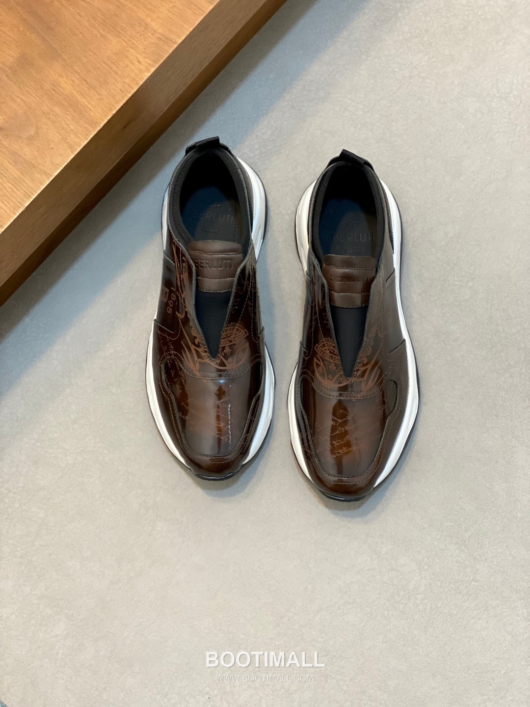 ## 신발 제품 스펙 분석
Berluti Mid Top Patina Leather Sneakers 벨루티 미드탑 파티나 레더 스니커즈 1