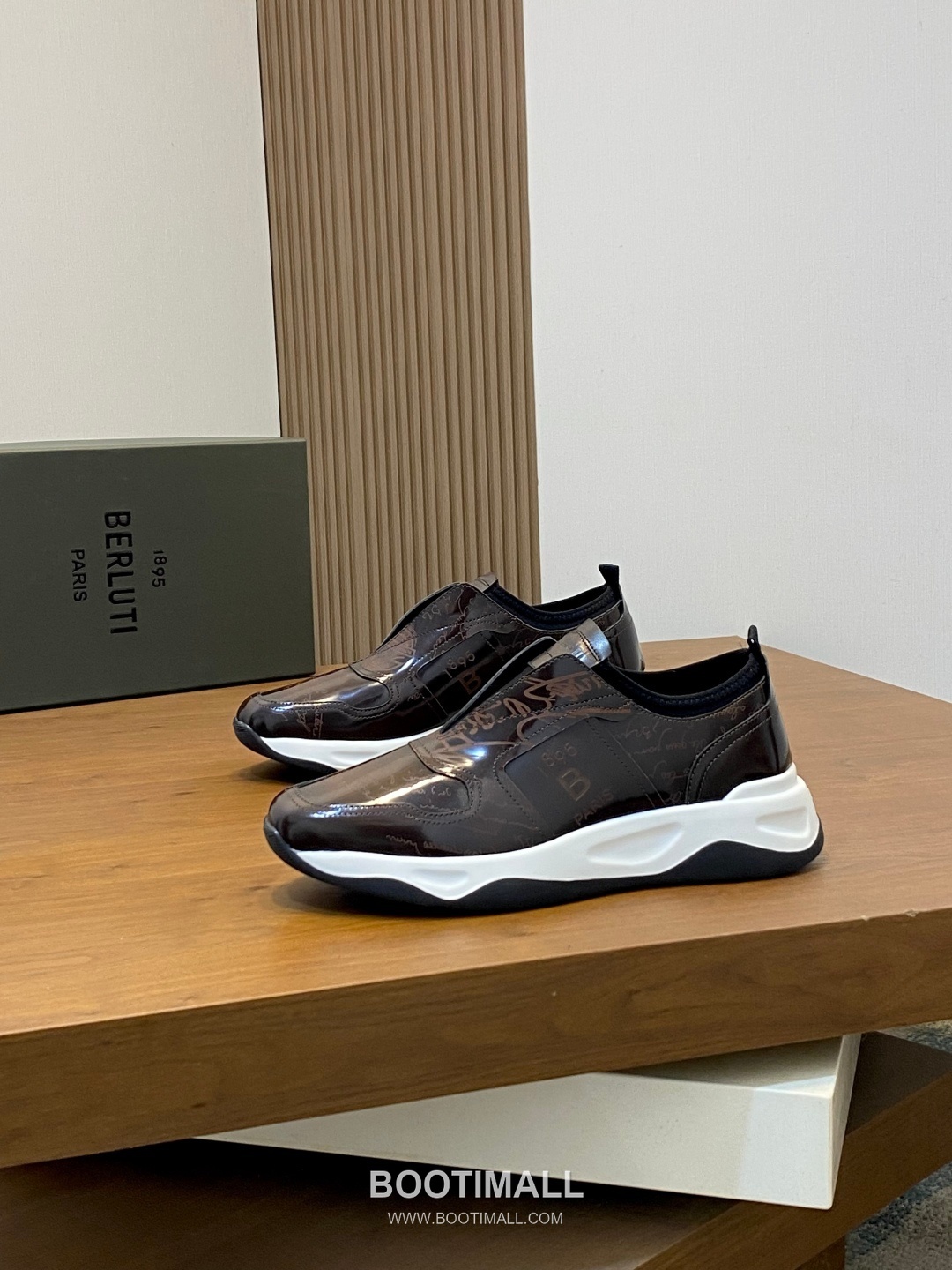 ## 신발 제품 스펙 분석
Berluti Mid Top Patina Leather Sneakers 벨루티 미드탑 파티나 레더 스니커즈 3