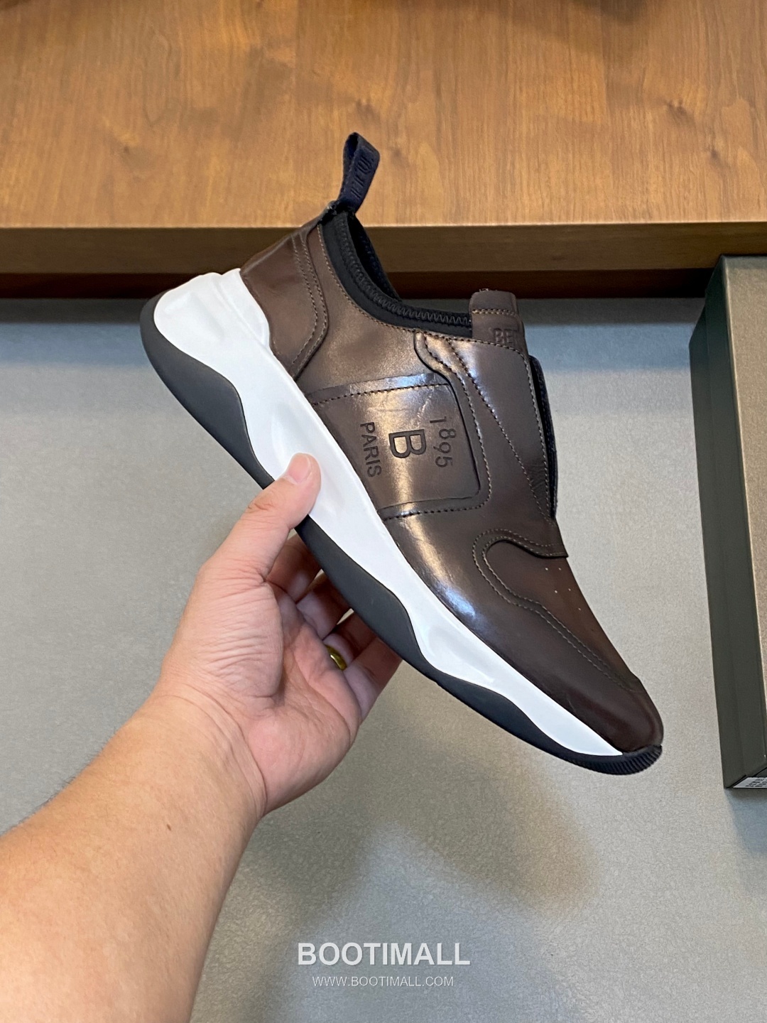 ## 신발 제품 스펙 분석

Berluti Mid Top Patina Leather Sneakers 벨루티 미드탑 파티나 레더 스니커즈 4