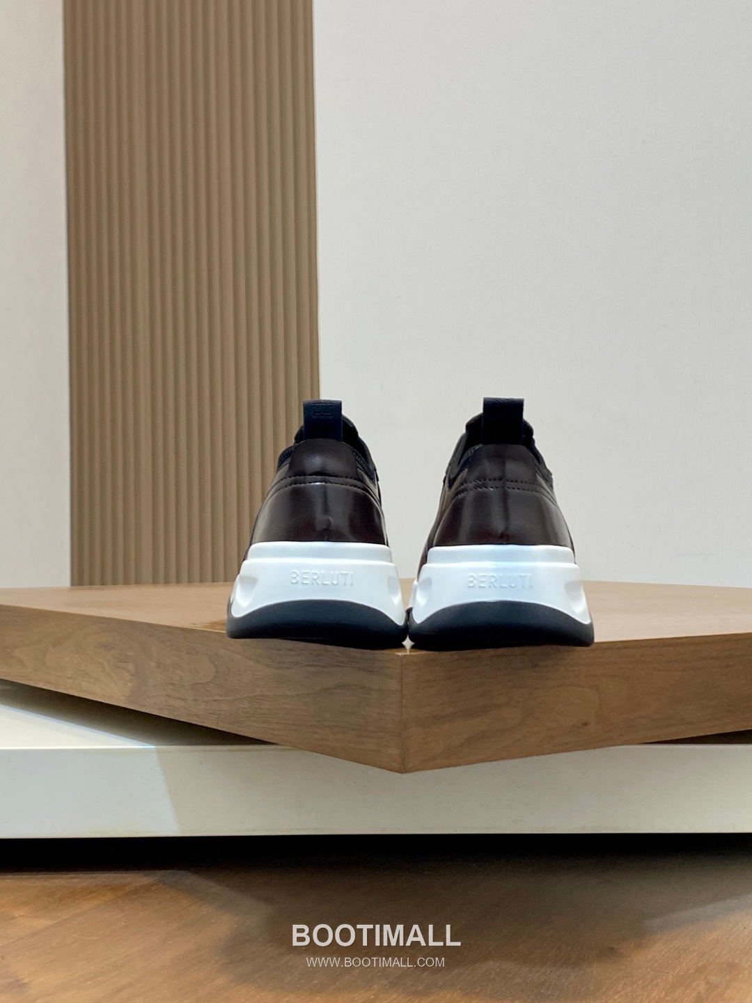 ## 신발 제품 스펙 분석

Berluti Mid Top Patina Leather Sneakers 벨루티 미드탑 파티나 레더 스니커즈 8