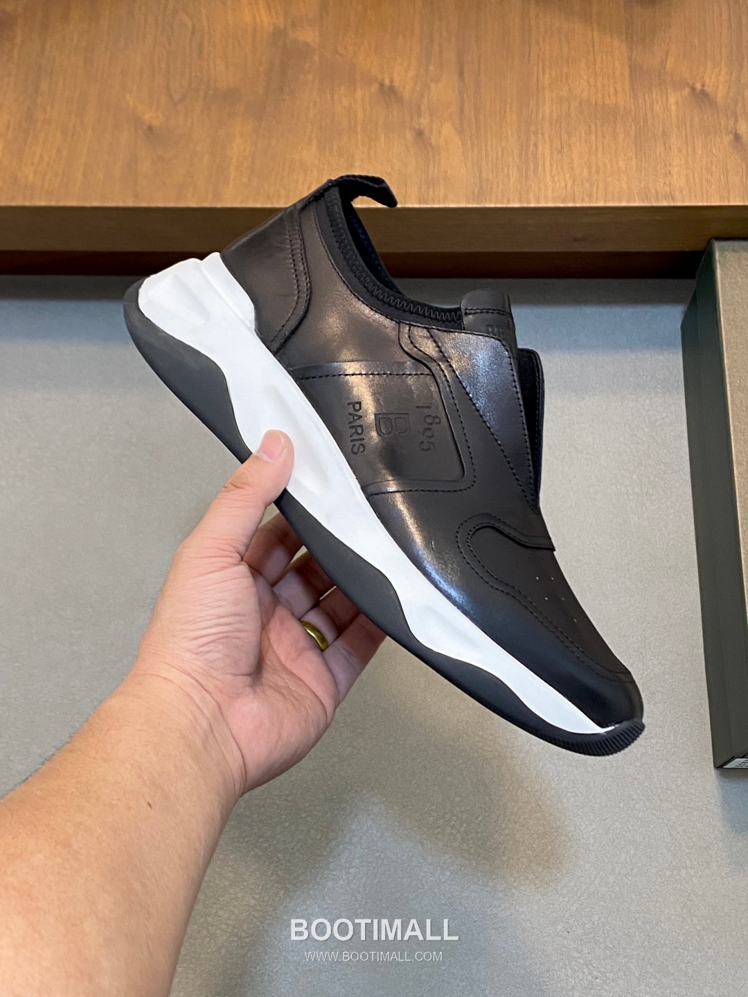 ## 신발 제품 스펙 분석
Berluti Mid Top Patina Leather Sneakers 벨루티 미드탑 파티나 레더 스니커즈 4