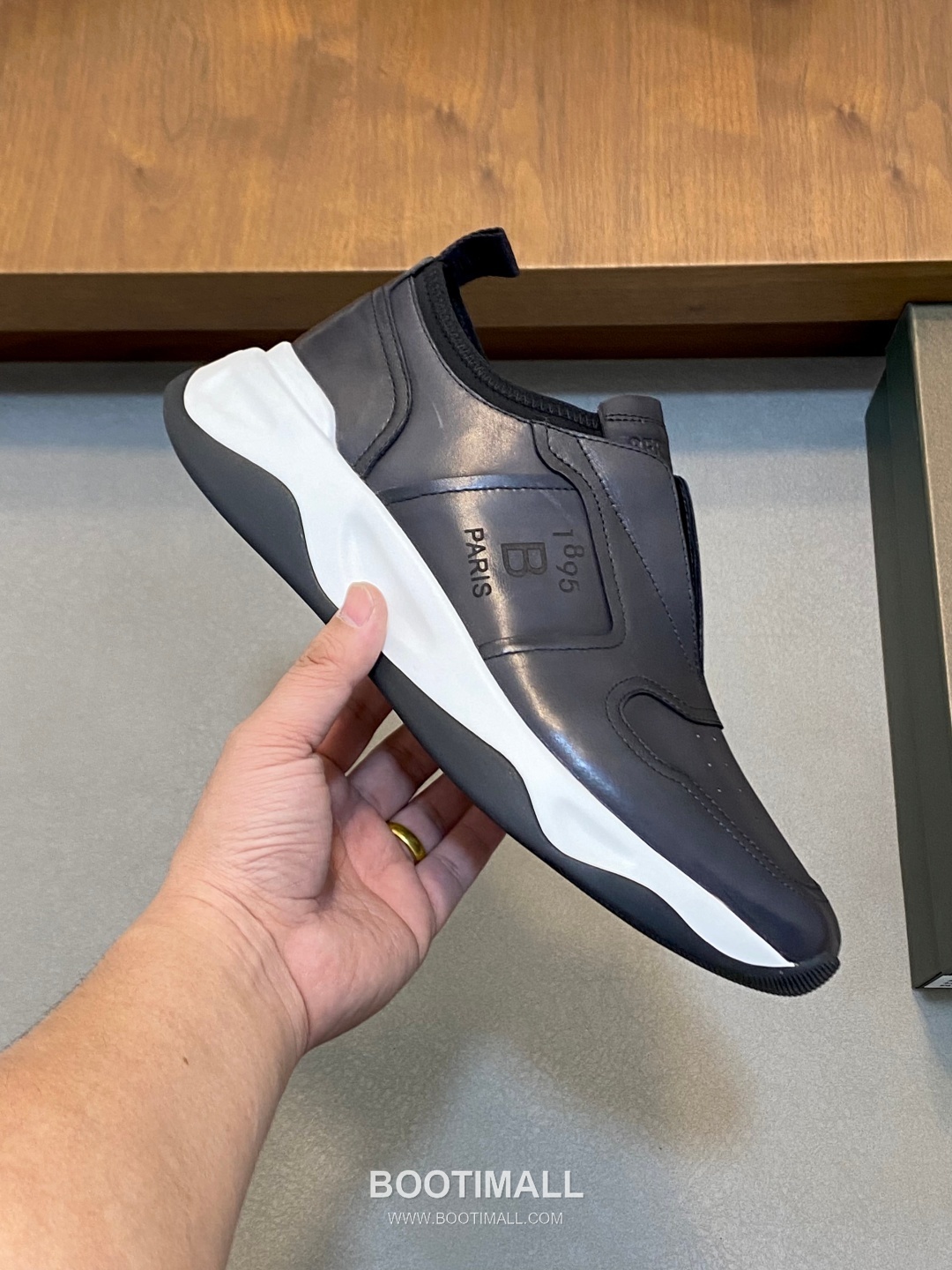 ## 신발 제품 스펙 분석
Berluti Mid Top Patina Leather Sneakers 벨루티 미드탑 파티나 레더 스니커즈 4