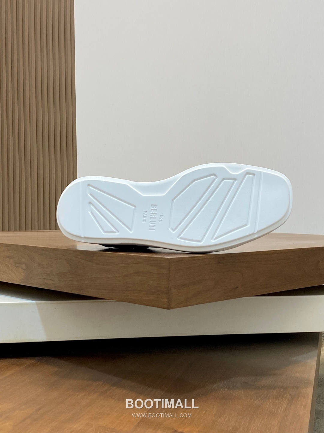 ## 신발 제품 스펙 분석

Berluti Scritto Suede Slip-On Sneakers 벨루티 스크리토 스웨이드 슬립온 스니커즈 9