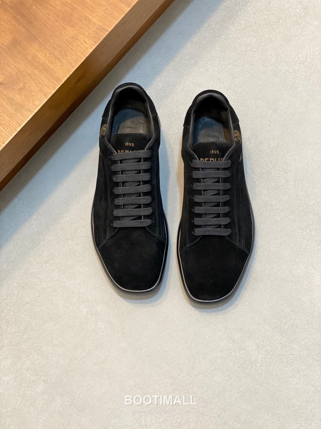 ## 신발 제품 스펙 분석

Berluti Scritto Suede Slip-On Sneakers 벨루티 스크리토 스웨이드 슬립온 스니커즈 1