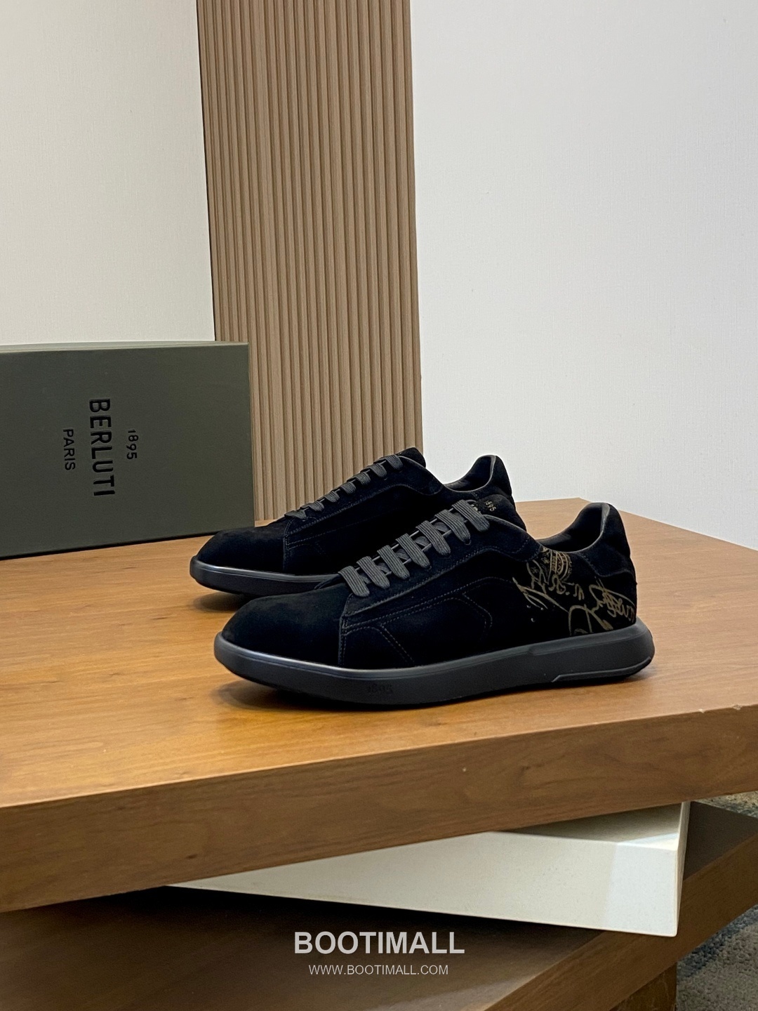 ## 신발 제품 스펙 분석

Berluti Scritto Suede Slip-On Sneakers 벨루티 스크리토 스웨이드 슬립온 스니커즈 3