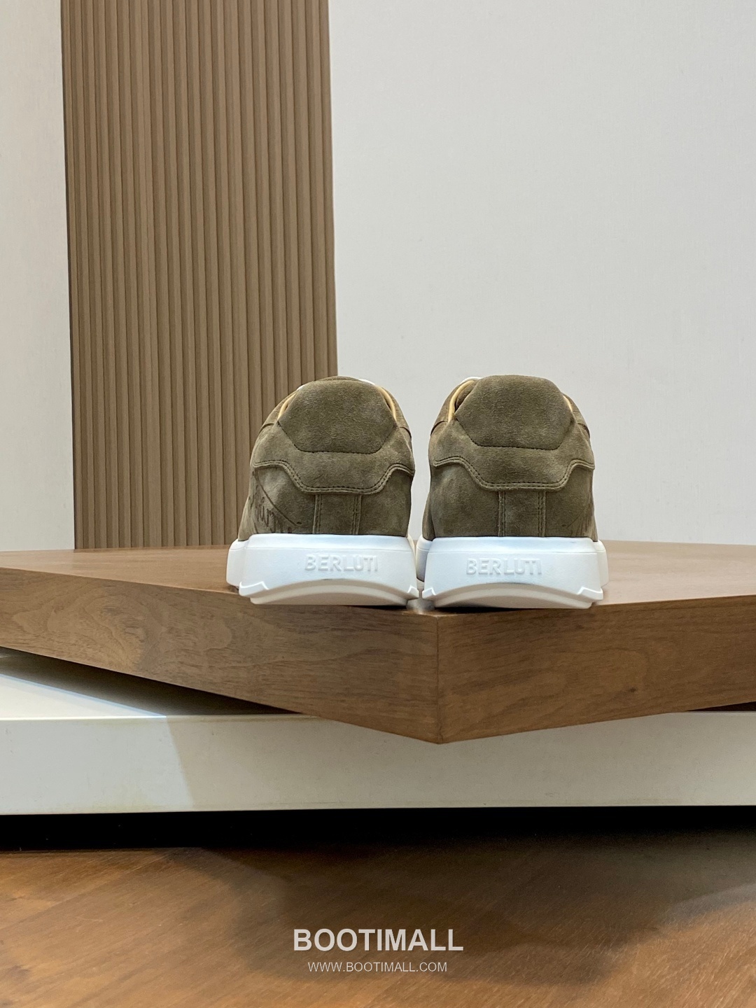 ## 신발 제품 스펙 분석

Berluti Scritto Suede Slip-On Sneakers 벨루티 스크리토 스웨이드 슬립온 스니커즈 8