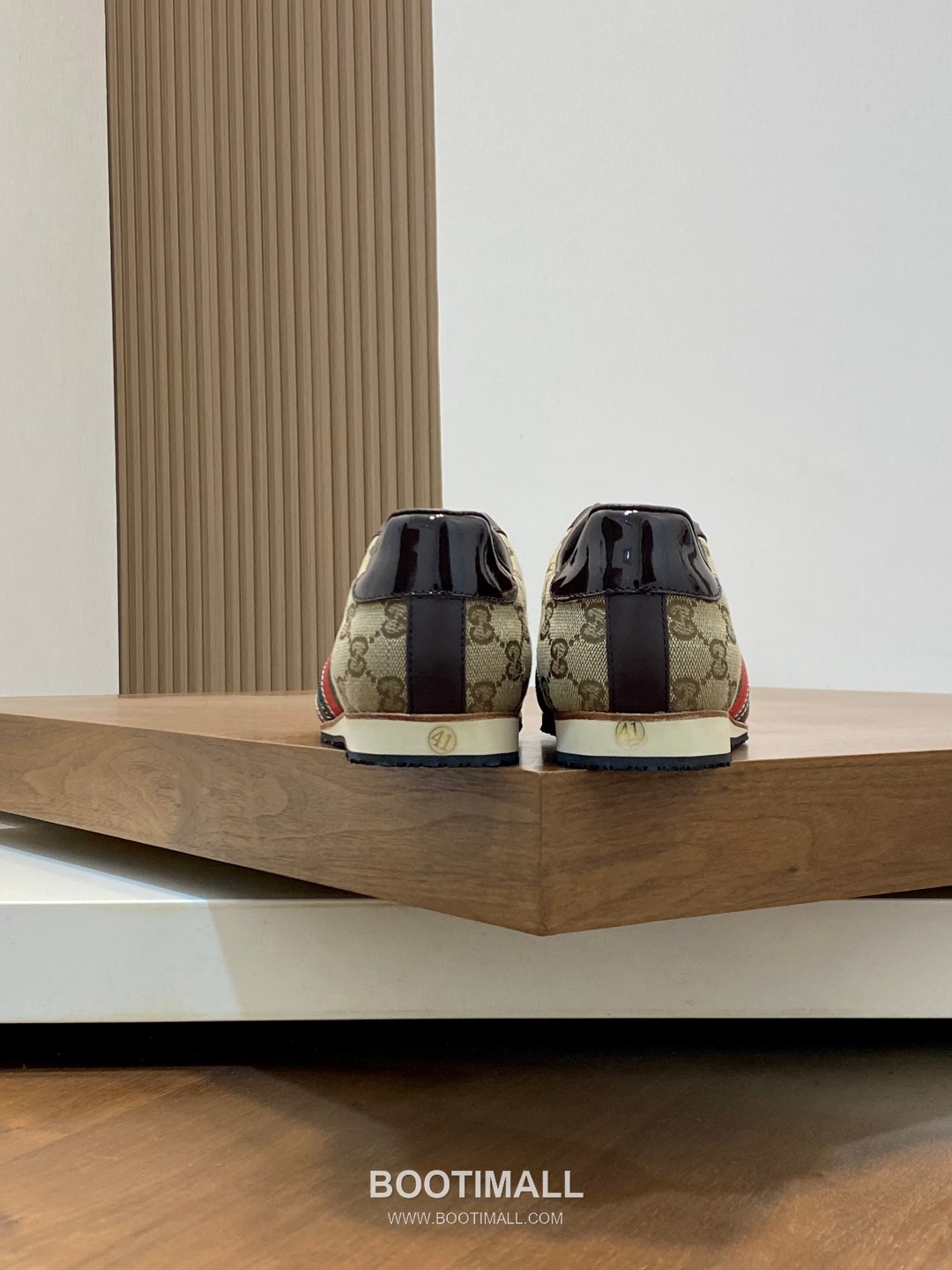 ## 신발 제품 스펙 분석
Gucci GG Canvas Suede Sneakers 구찌 GG 캔버스 스웨이드 스니커즈 645029 8