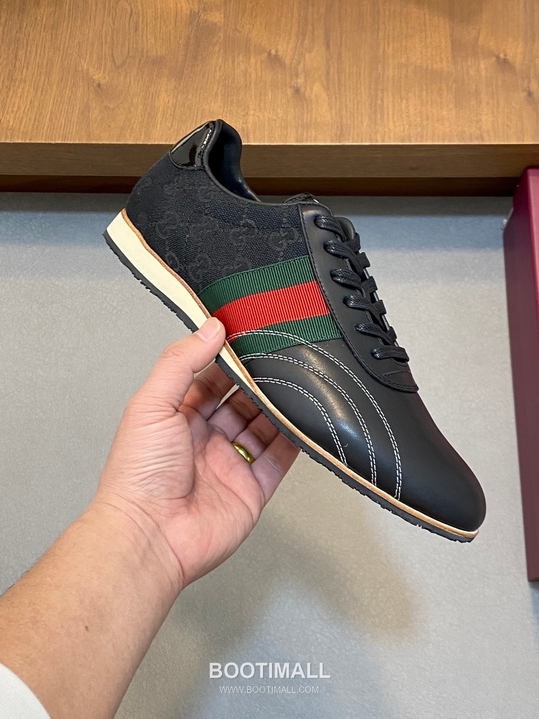 ## 신발 제품 스펙 분석
Gucci GG Canvas Suede Sneakers 구찌 GG 캔버스 스웨이드 스니커즈 645029 4