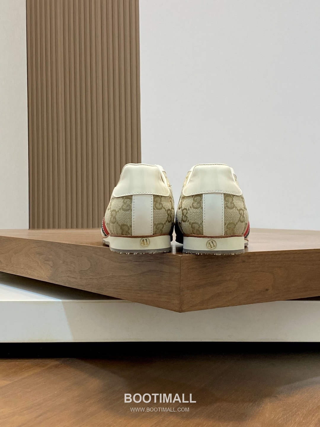 ## 신발 제품 스펙 분석
Gucci GG Canvas Suede Sneakers 구찌 GG 캔버스 스웨이드 스니커즈 645029 8