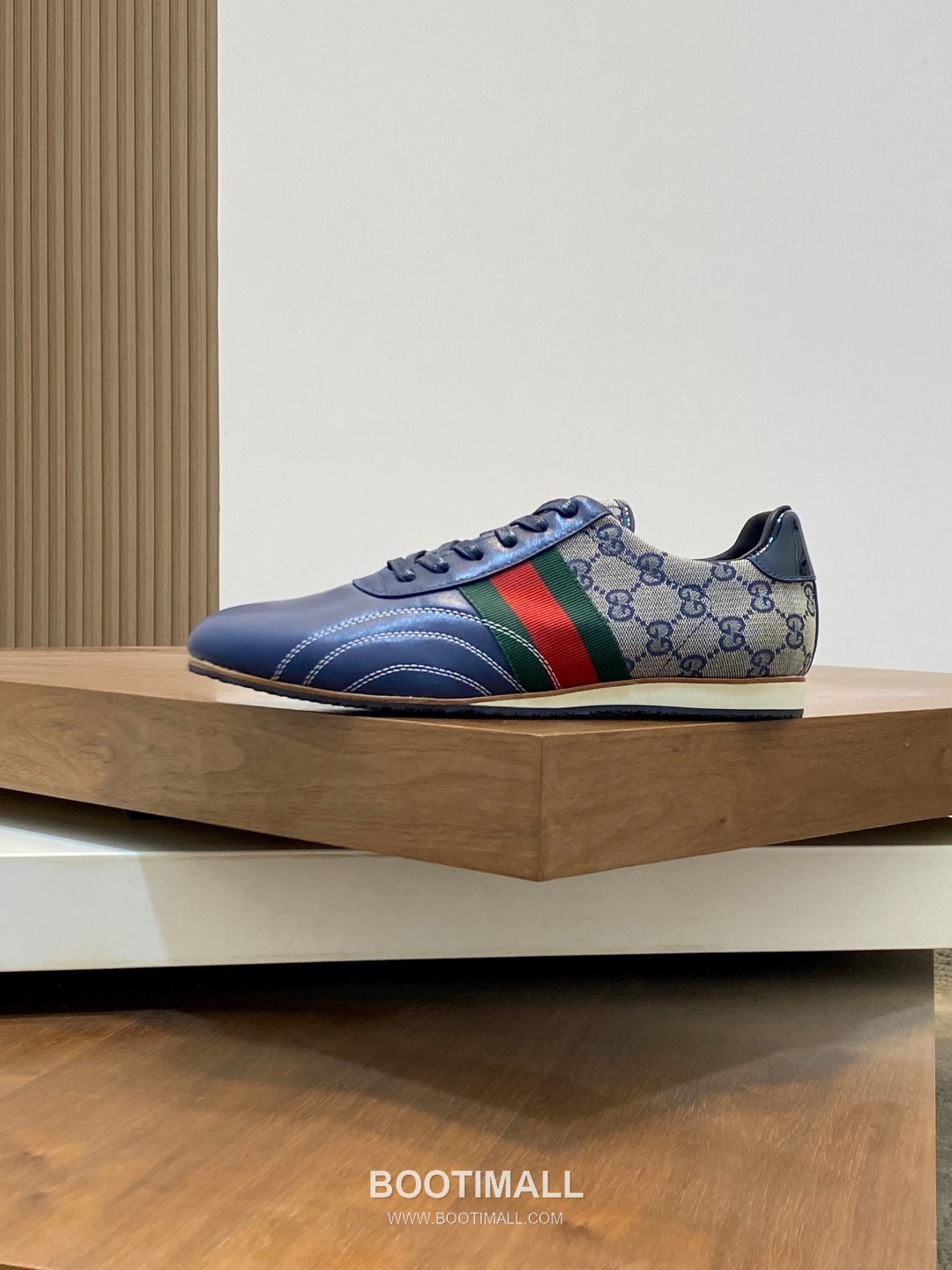 ## 신발 제품 스펙 분석

Gucci GG Canvas Suede Sneakers 구찌 GG 캔버스 스웨이드 스니커즈 645029 2