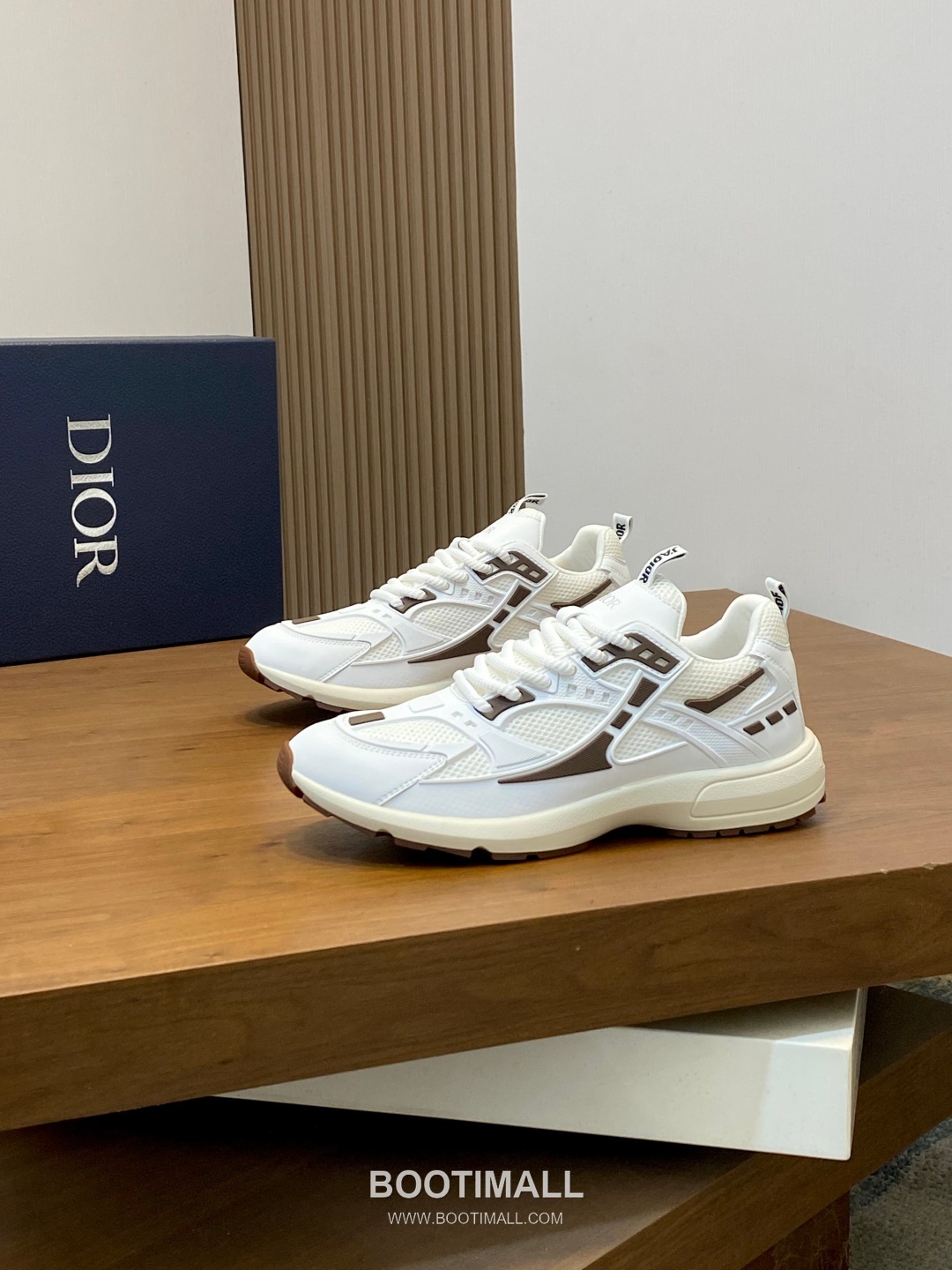 ## 신발 제품 스펙 분석
Dior B22 Mesh Technical Sneakers 디올 B22 메쉬 테크니컬 스니커즈 3SN231ZHM 3