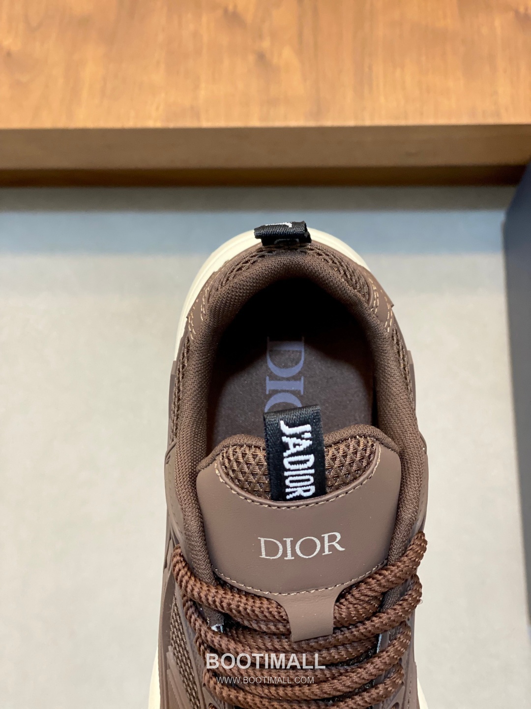 ## 신발 제품 스펙 분석
Dior B22 Mesh Technical Sneakers 디올 B22 메쉬 테크니컬 스니커즈 3SN231ZHM 7