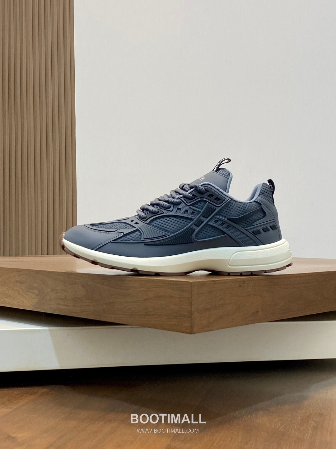 ## 신발 제품 스펙 분석
Dior B22 Mesh Technical Sneakers 디올 B22 메쉬 테크니컬 스니커즈 3SN231ZHM 2