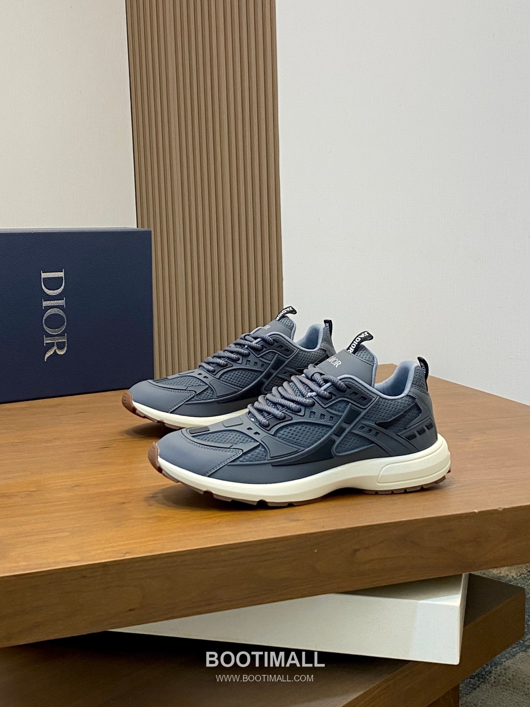 ## 신발 제품 스펙 분석
Dior B22 Mesh Technical Sneakers 디올 B22 메쉬 테크니컬 스니커즈 3SN231ZHM 3