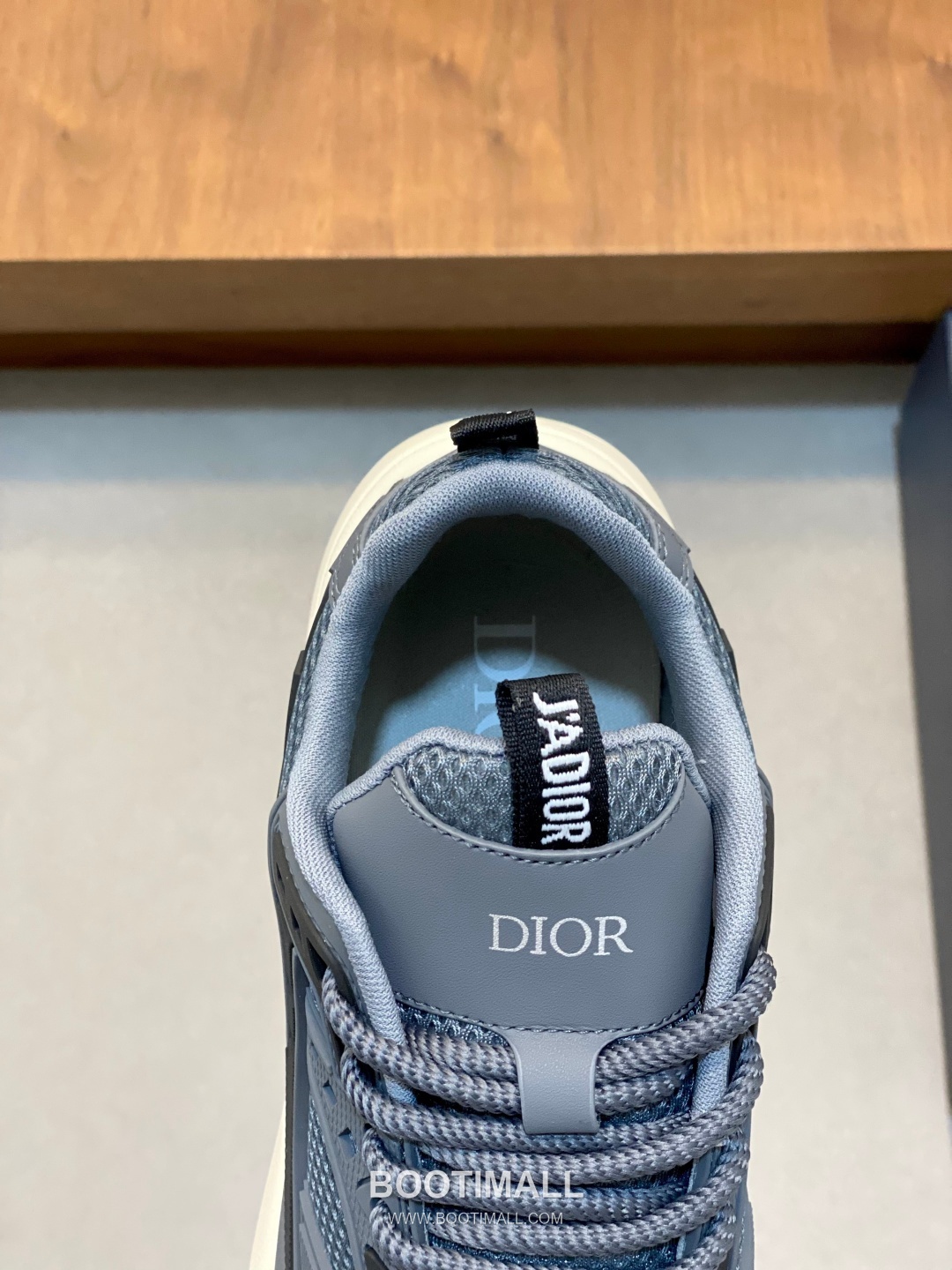 ## 신발 제품 스펙 분석
Dior B22 Mesh Technical Sneakers 디올 B22 메쉬 테크니컬 스니커즈 3SN231ZHM 7