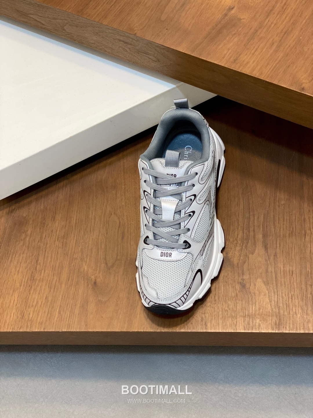 ## 신발 제품 스펙 분석
Dior B22 Mesh Technical Sneakers 디올 B22 메쉬 테크니컬 스니커즈 3SN231ZHM 6