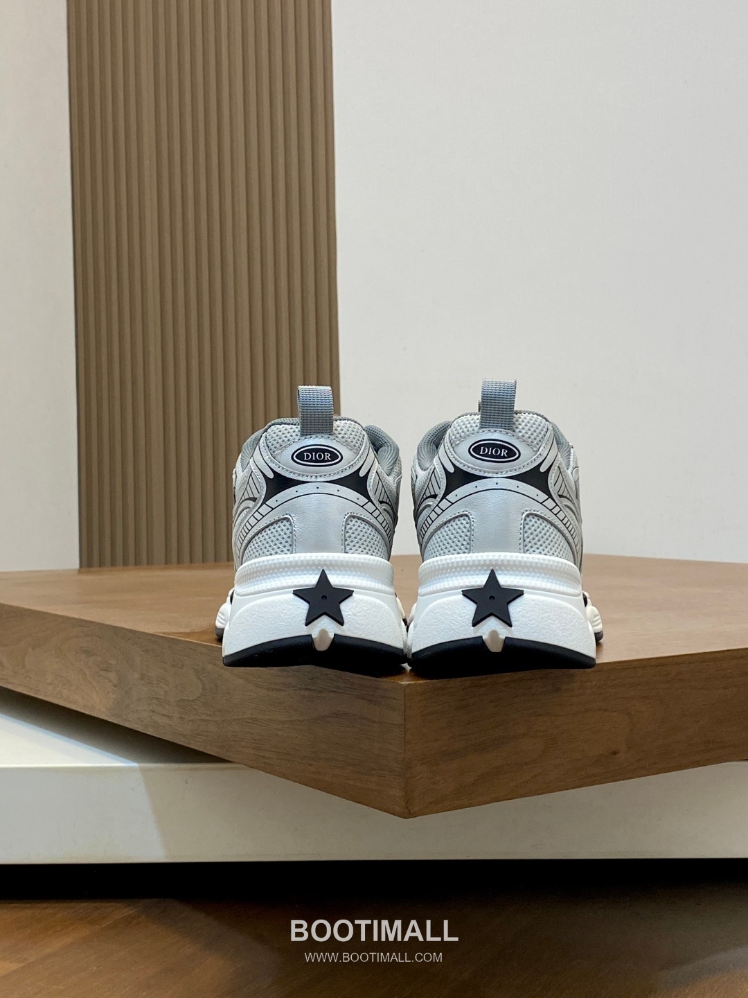 ## 신발 제품 스펙 분석
Dior B22 Mesh Technical Sneakers 디올 B22 메쉬 테크니컬 스니커즈 3SN231ZHM 8