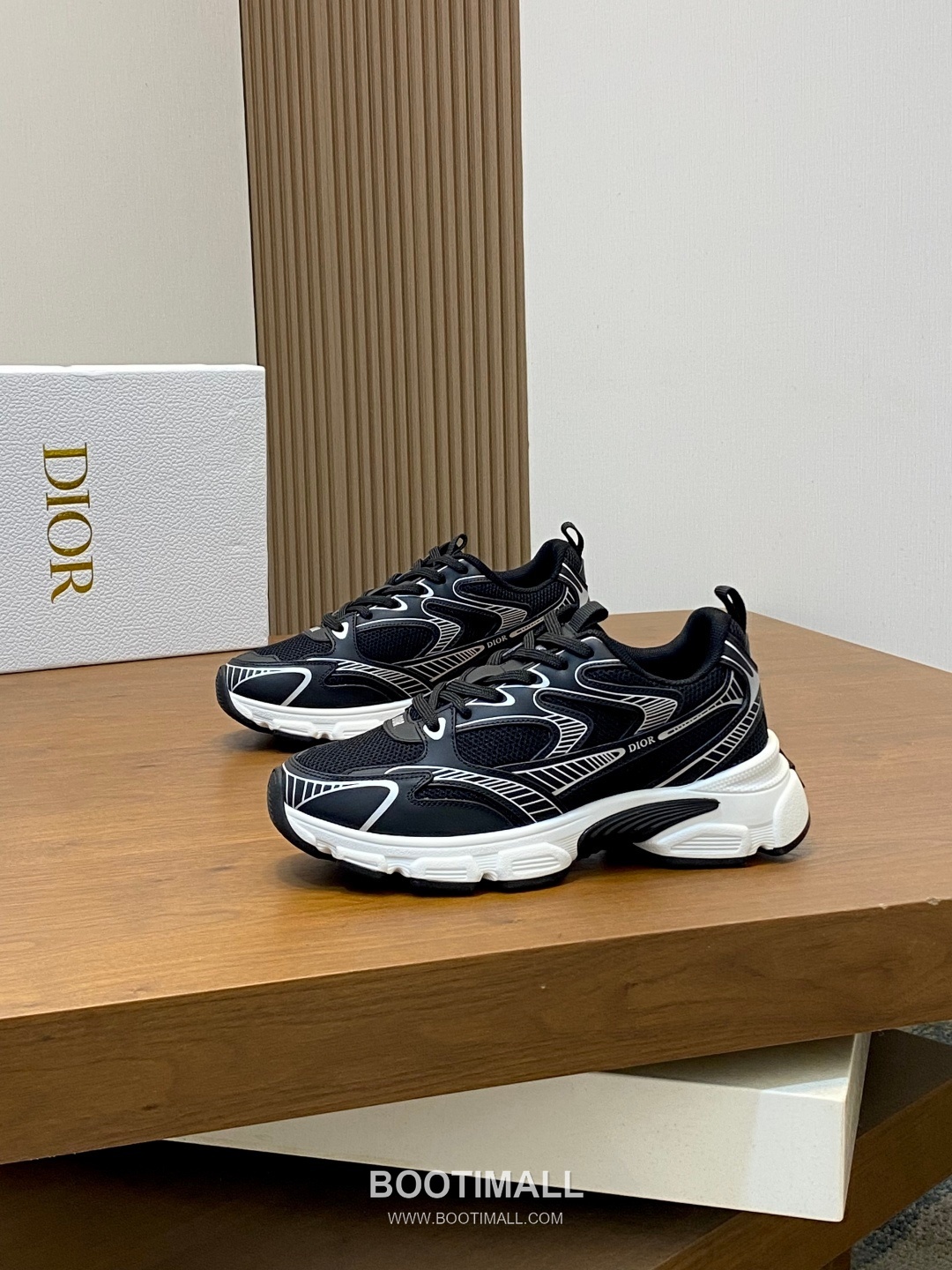 ## 신발 제품 스펙 분석

Dior B22 Mesh Technical Sneakers 디올 B22 메쉬 테크니컬 스니커즈 3SN231ZHM 3