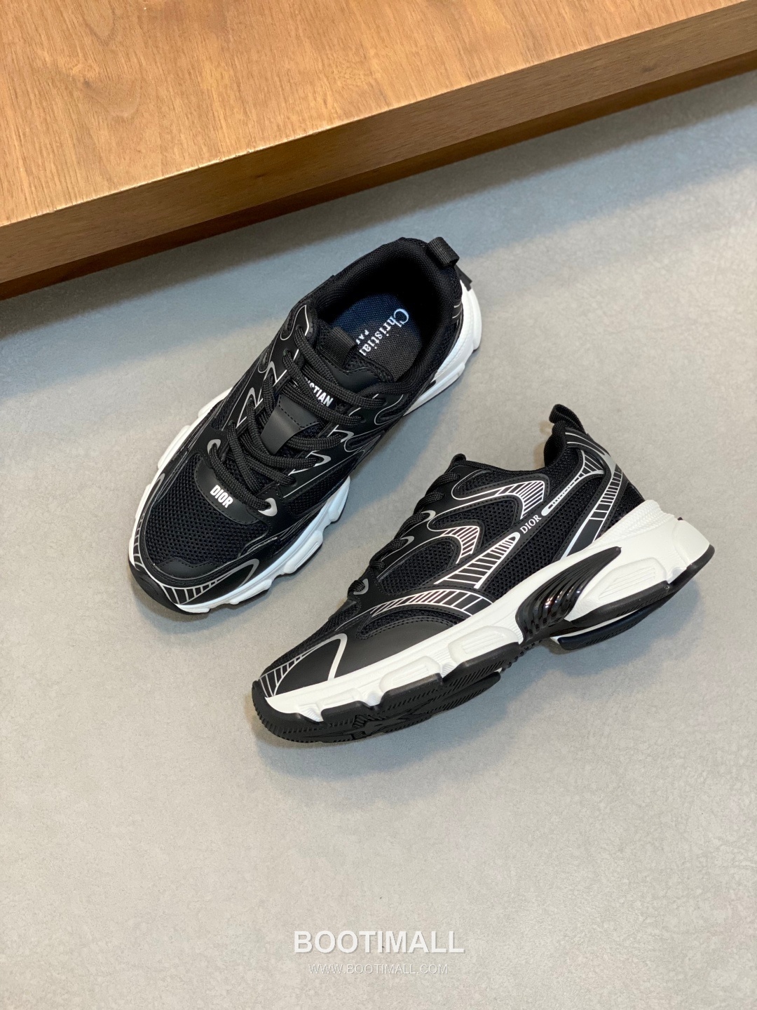 ## 신발 제품 스펙 분석

Dior B22 Mesh Technical Sneakers 디올 B22 메쉬 테크니컬 스니커즈 3SN231ZHM 5