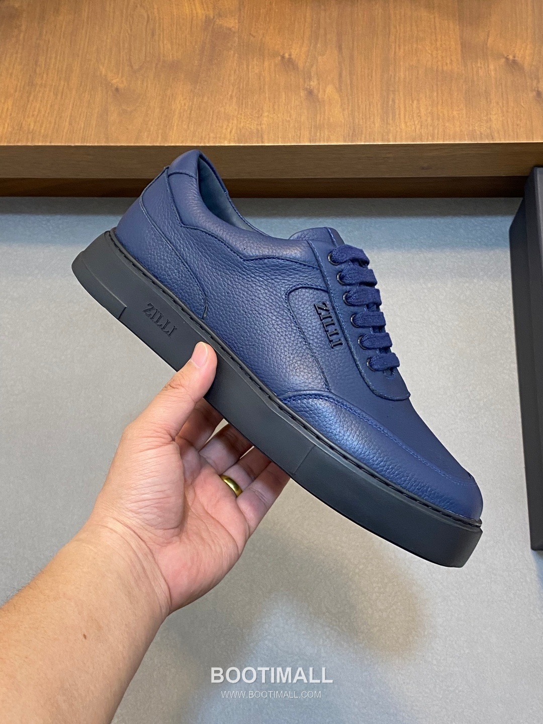 ## 신발 제품 스펙 분석
ZILLI Grained Leather Sneakers 질리 그레인 레더 스니커즈 4