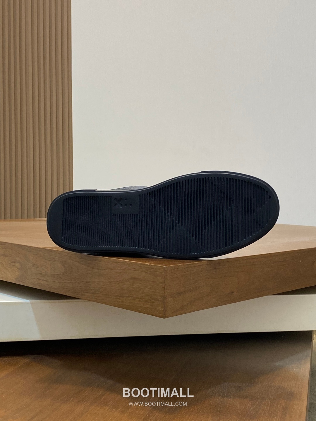 ## 신발 제품 스펙 분석
ZILLI Grained Leather Sneakers 질리 그레인 레더 스니커즈 9