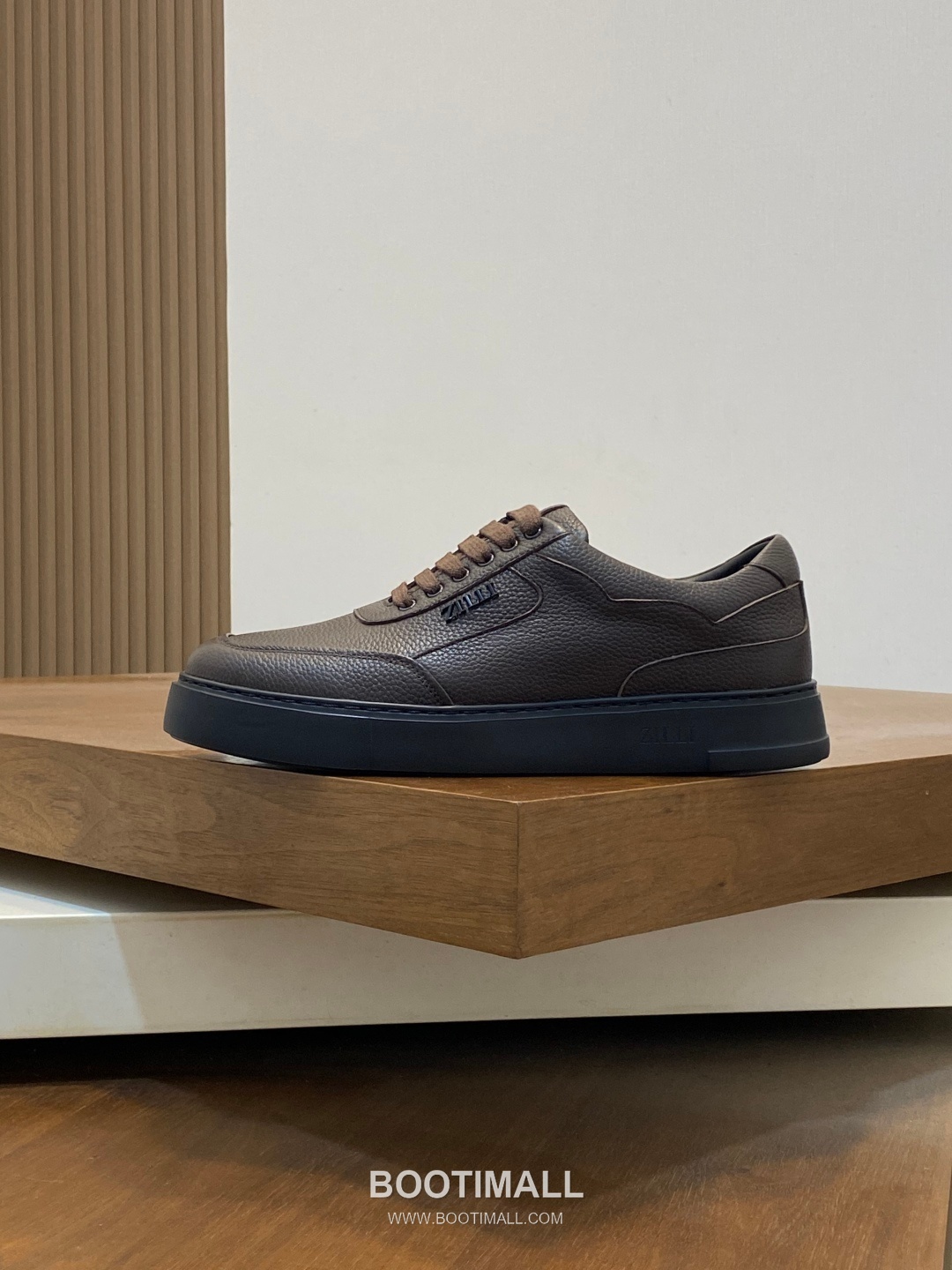 ## 신발 제품 스펙 분석

ZILLI Grained Leather Sneakers 질리 그레인 레더 스니커즈 2