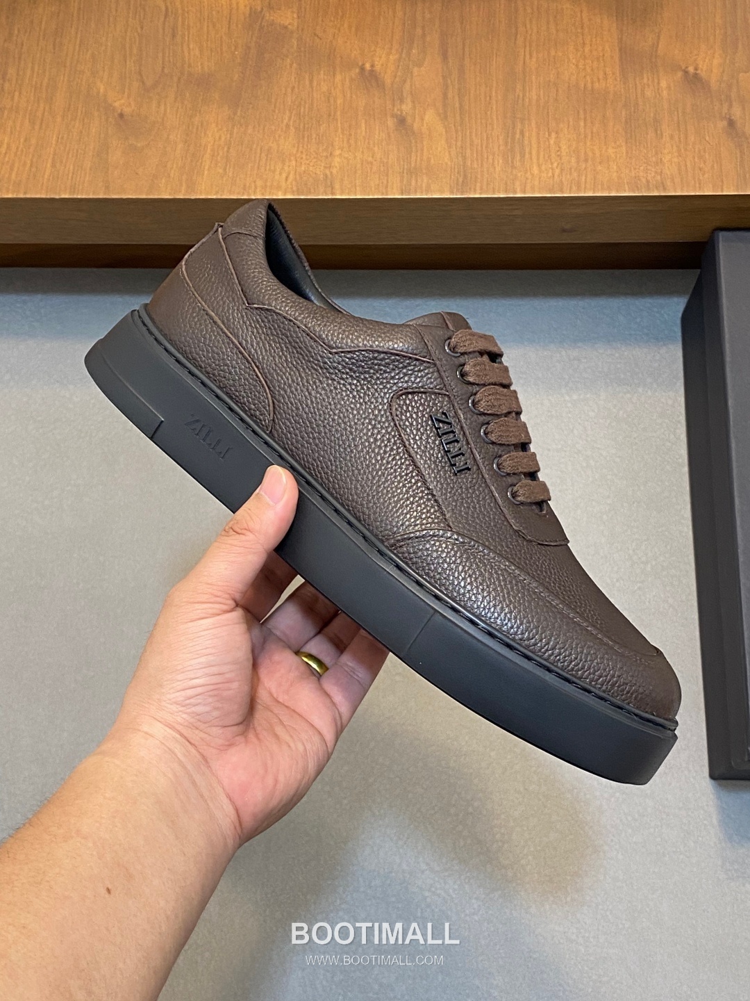 ## 신발 제품 스펙 분석

ZILLI Grained Leather Sneakers 질리 그레인 레더 스니커즈 4