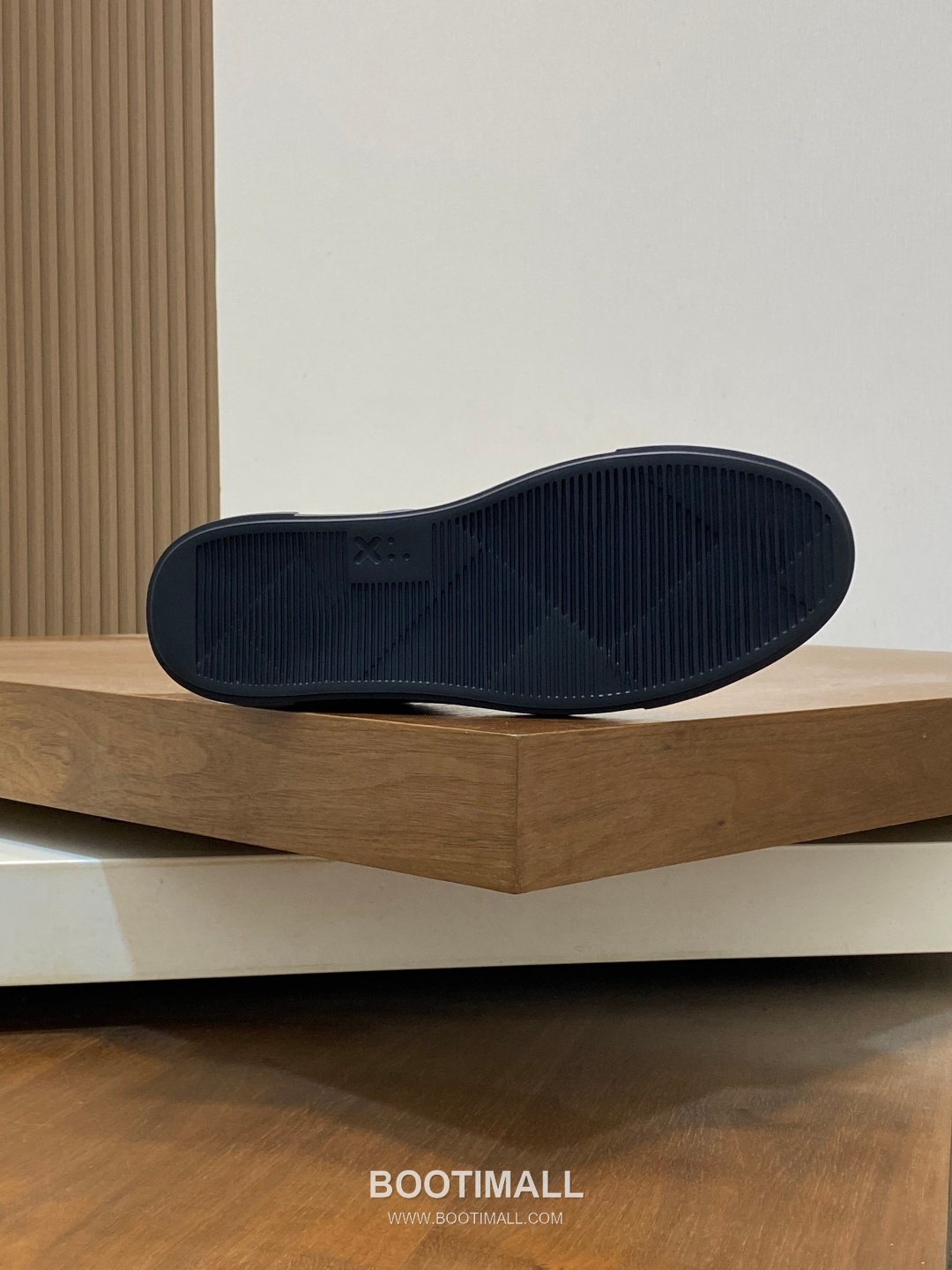 ## 신발 제품 스펙 분석

ZILLI Grained Leather Sneakers 질리 그레인 레더 스니커즈 9