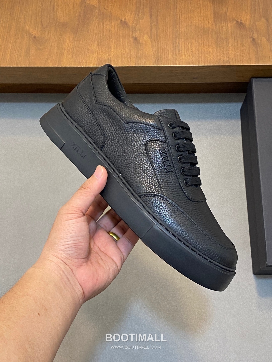 ## 신발 제품 스펙 분석

ZILLI Grained Leather Sneakers 질리 그레인 레더 스니커즈 4