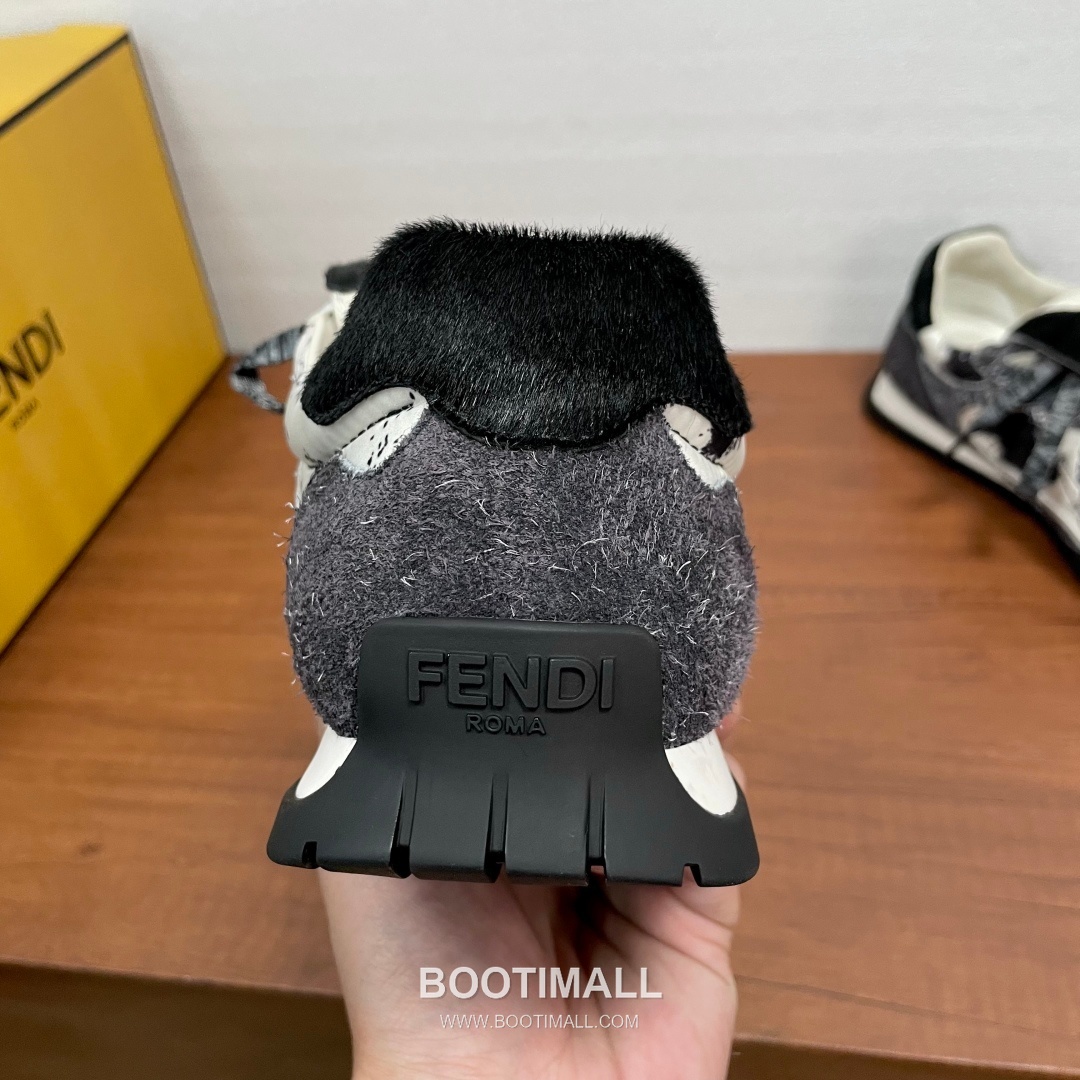 ## 신발 제품 스펙 분석
Fendi Wave Pulse Sneakers 펜디 웨이브 펄스 스니커즈 7E1392 5