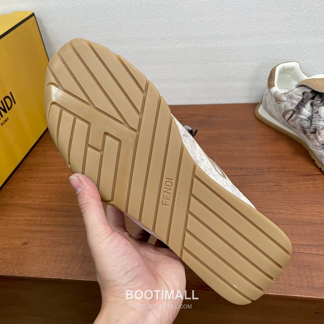 ## 신발 제품 스펙 분석

Fendi Wave Pulse Sneakers 펜디 웨이브 펄스 스니커즈 7E1392 6