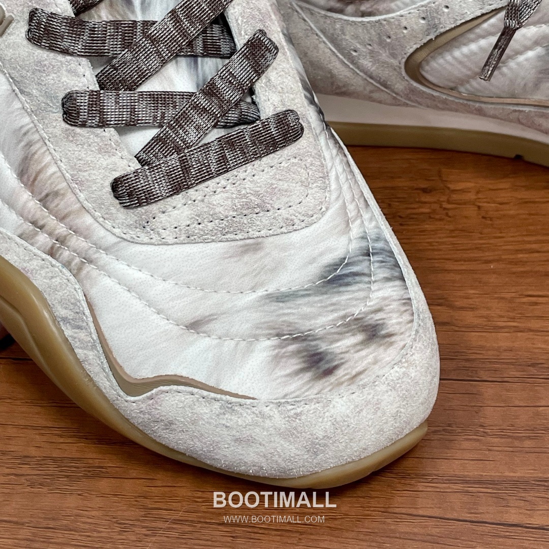 ## 신발 제품 스펙 분석

Fendi Wave Pulse Sneakers 펜디 웨이브 펄스 스니커즈 7E1392 9