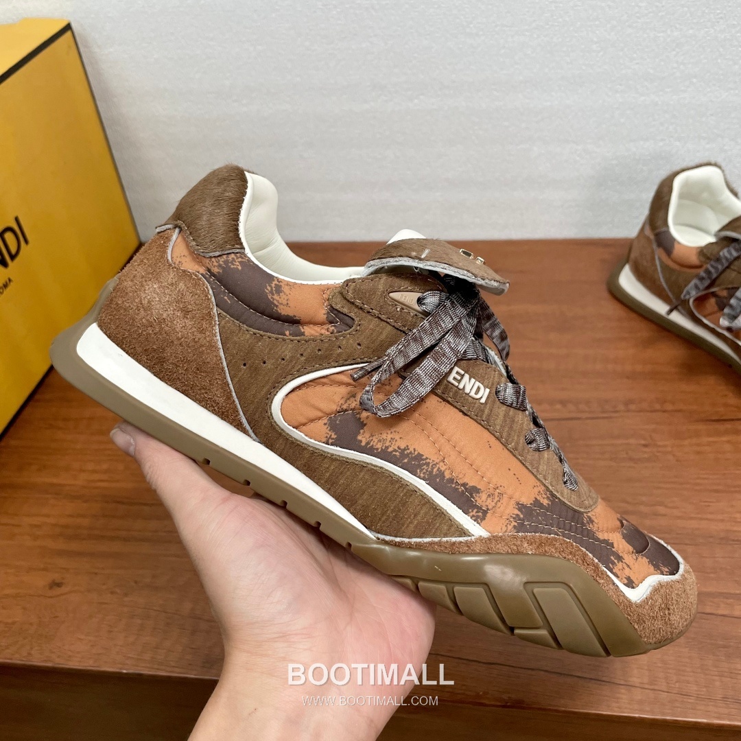 ## 신발 제품 스펙 분석

Fendi Wave Pulse Sneakers 펜디 웨이브 펄스 스니커즈 7E1392 4
