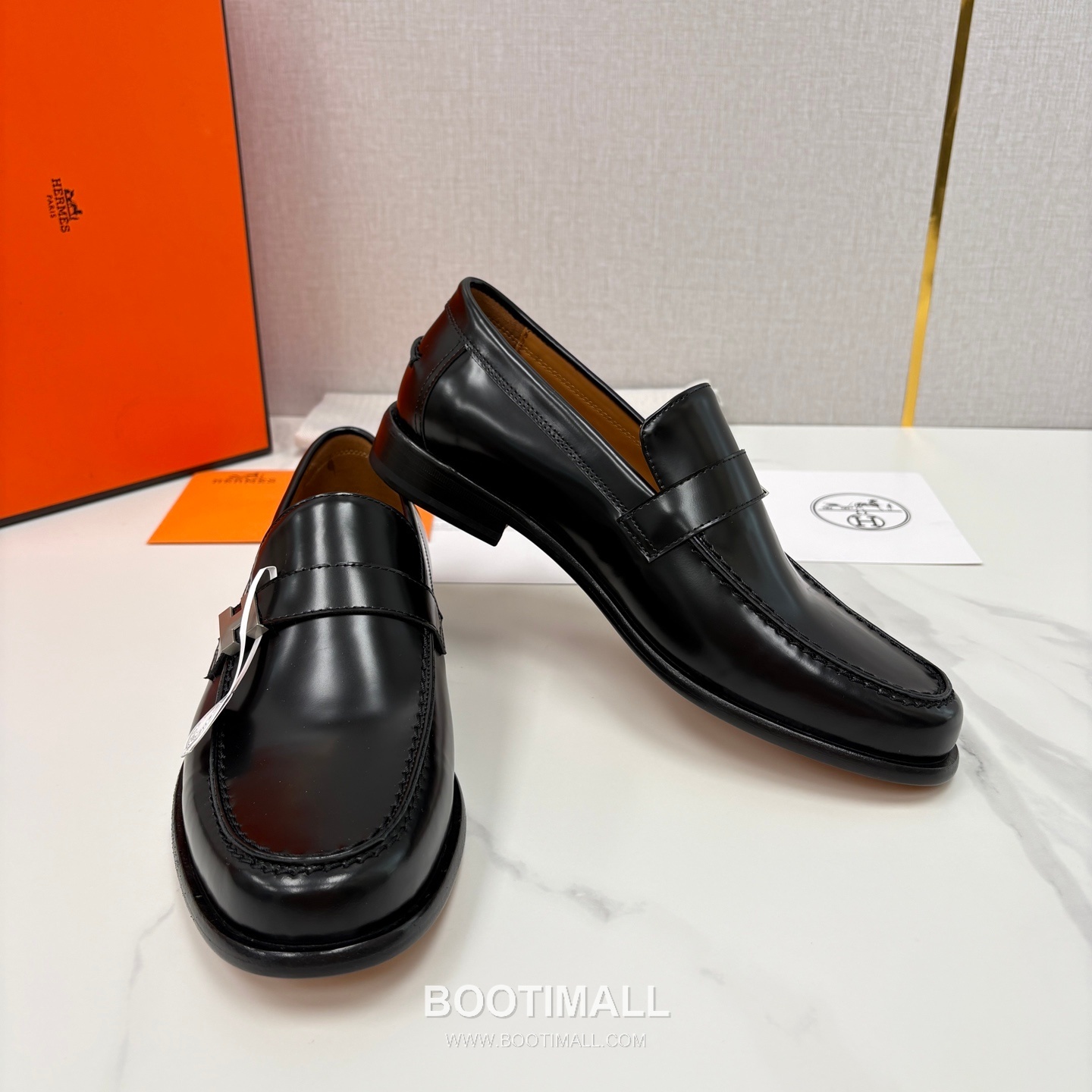 ## 신발 제품 스펙 분석

Hermès Milton Leather Loafers 에르메스 밀턴 레더 로퍼 4