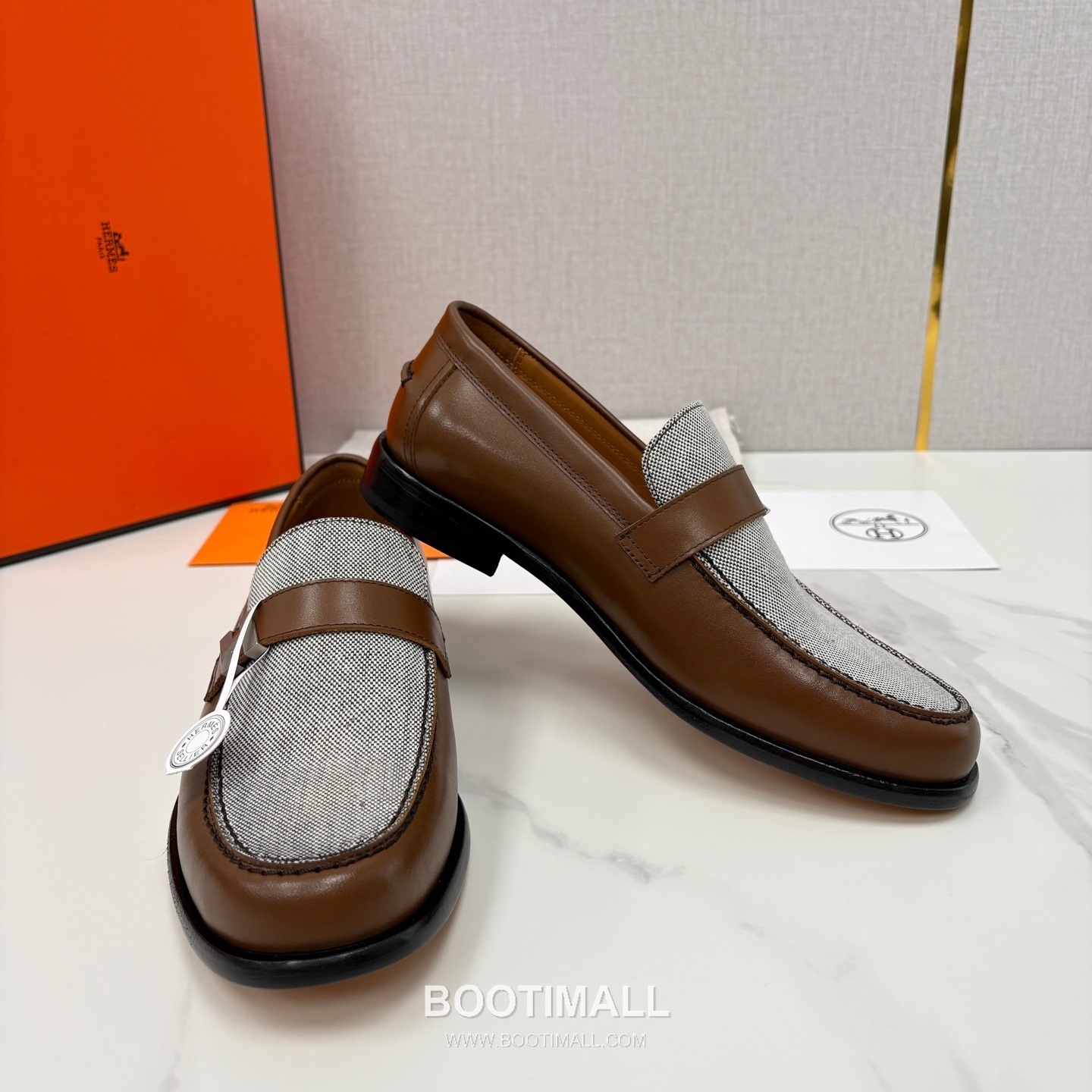 ## 신발 제품 스펙 분석
Hermès Milton Leather Loafers 에르메스 밀턴 레더 로퍼 4