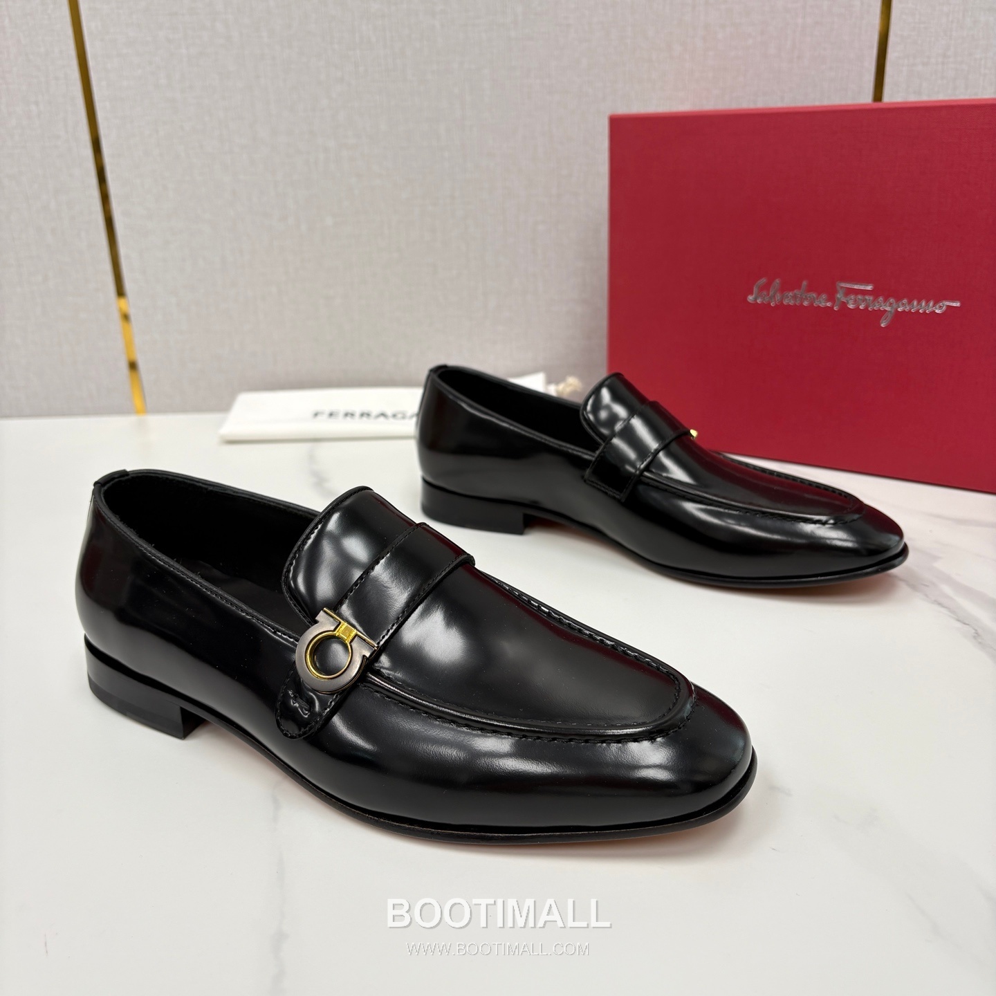 ## 신발 제품 스펙 분석

Salvatore Ferragamo Gancini Leather Loafers 살바토레 페라가모 간치니 레더 로퍼 2