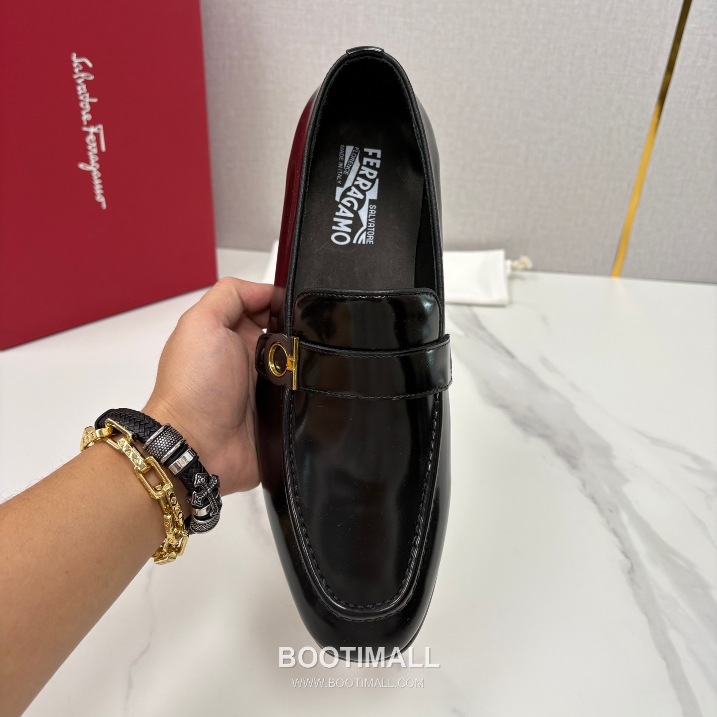 ## 신발 제품 스펙 분석

Salvatore Ferragamo Gancini Leather Loafers 살바토레 페라가모 간치니 레더 로퍼 5