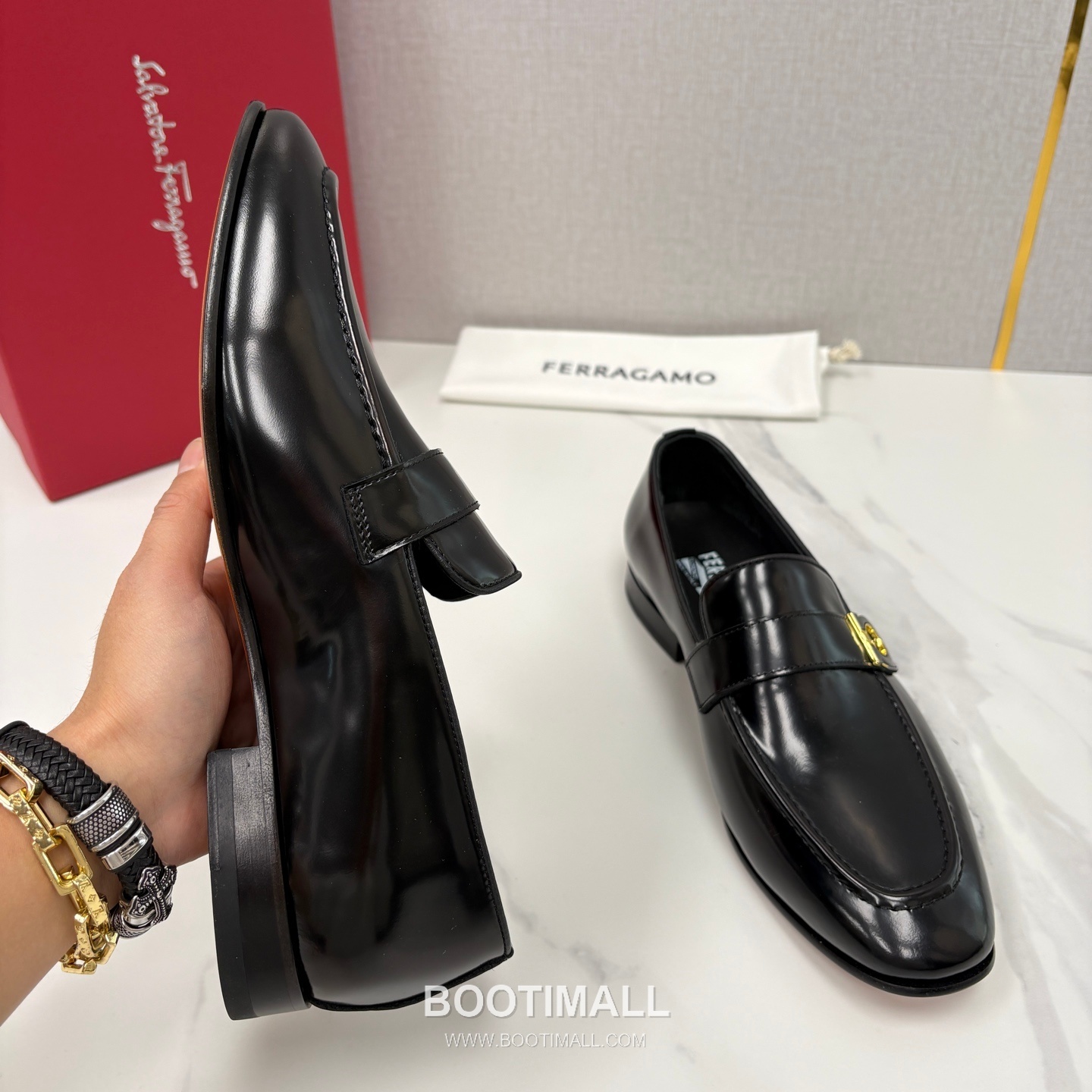 ## 신발 제품 스펙 분석

Salvatore Ferragamo Gancini Leather Loafers 살바토레 페라가모 간치니 레더 로퍼 6