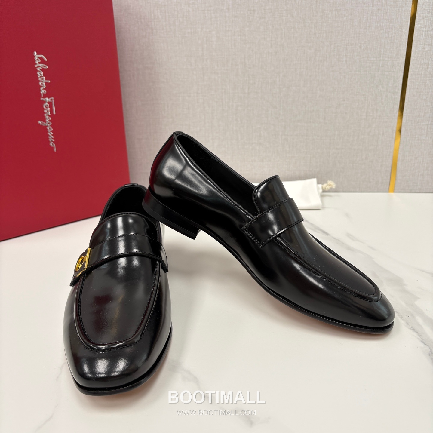 ## 신발 제품 스펙 분석

Salvatore Ferragamo Gancini Leather Loafers 살바토레 페라가모 간치니 레더 로퍼 7