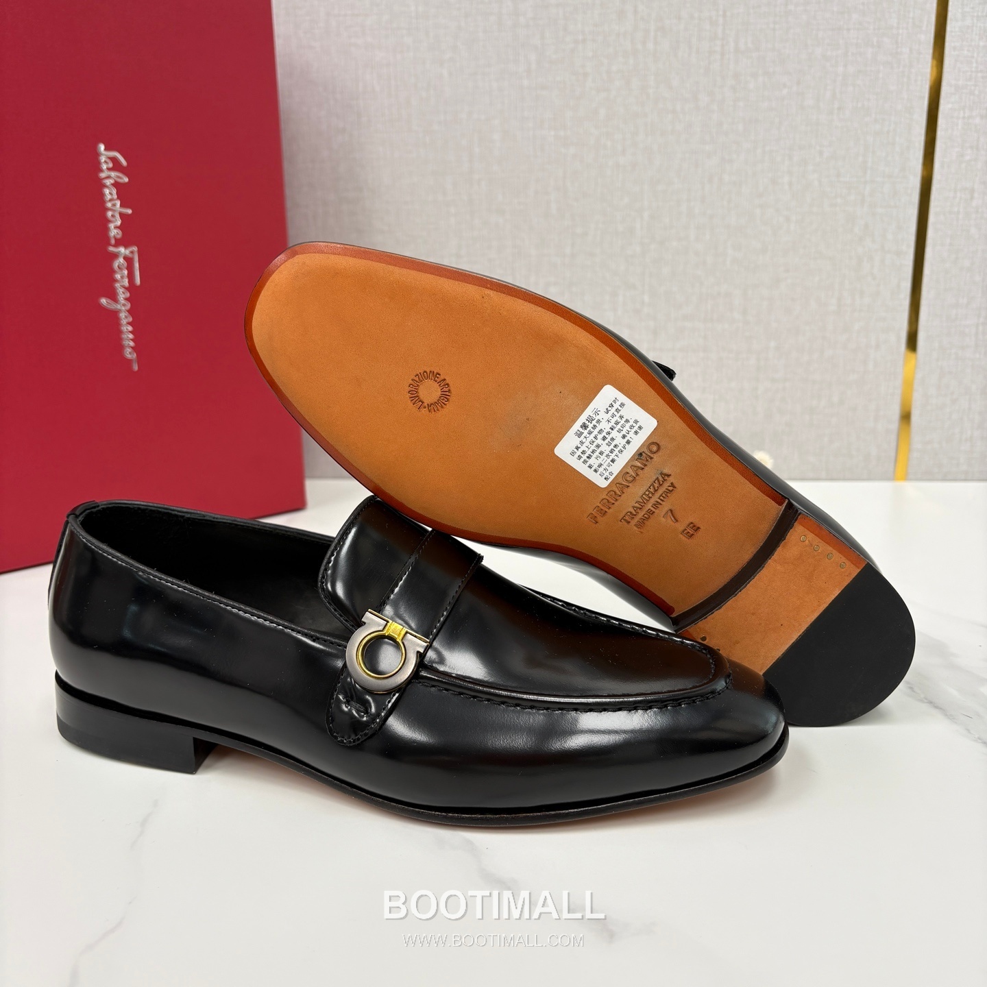 ## 신발 제품 스펙 분석

Salvatore Ferragamo Gancini Leather Loafers 살바토레 페라가모 간치니 레더 로퍼 9