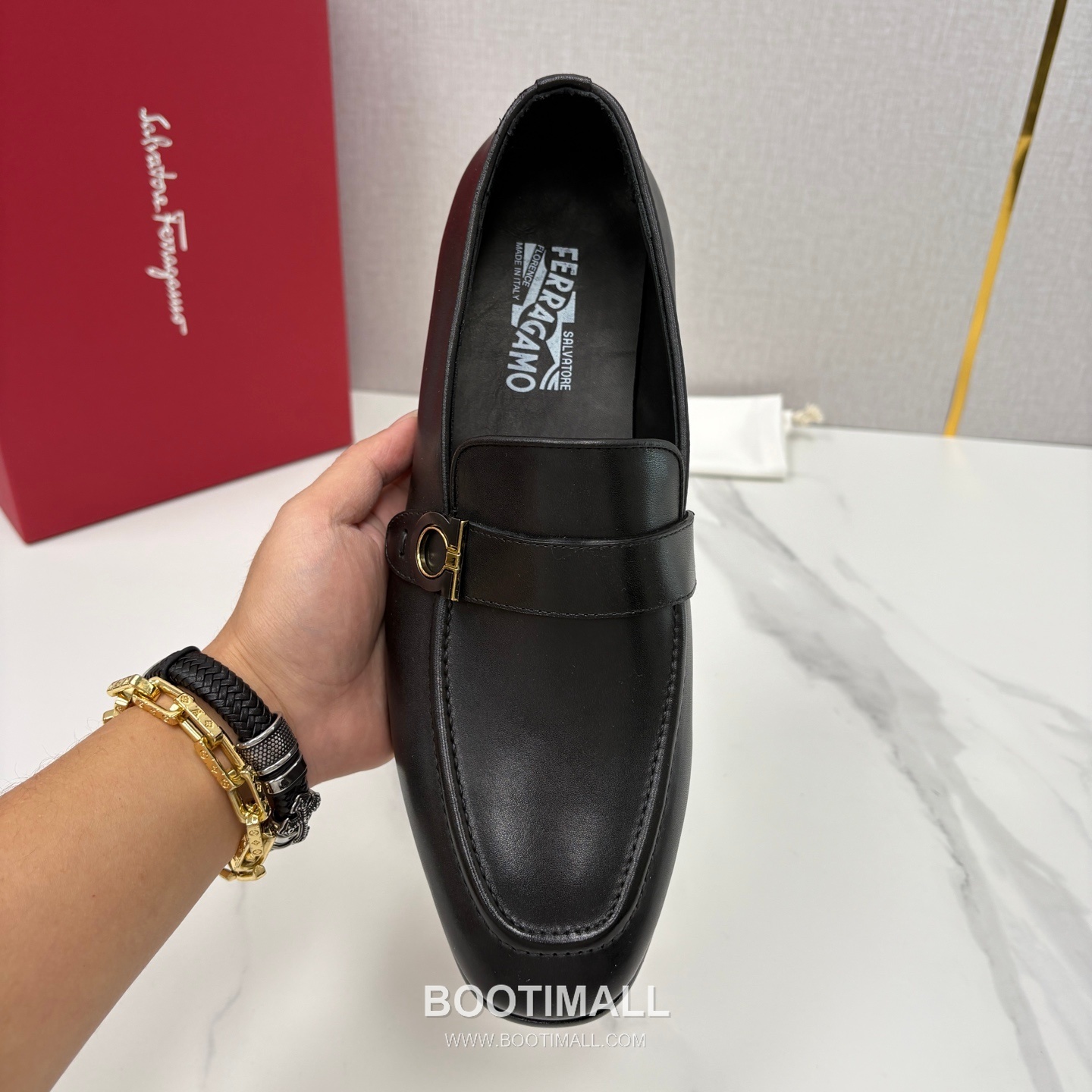 ## 신발 제품 스펙 분석

Salvatore Ferragamo Gancini Leather Loafers 살바토레 페라가모 간치니 레더 로퍼 5