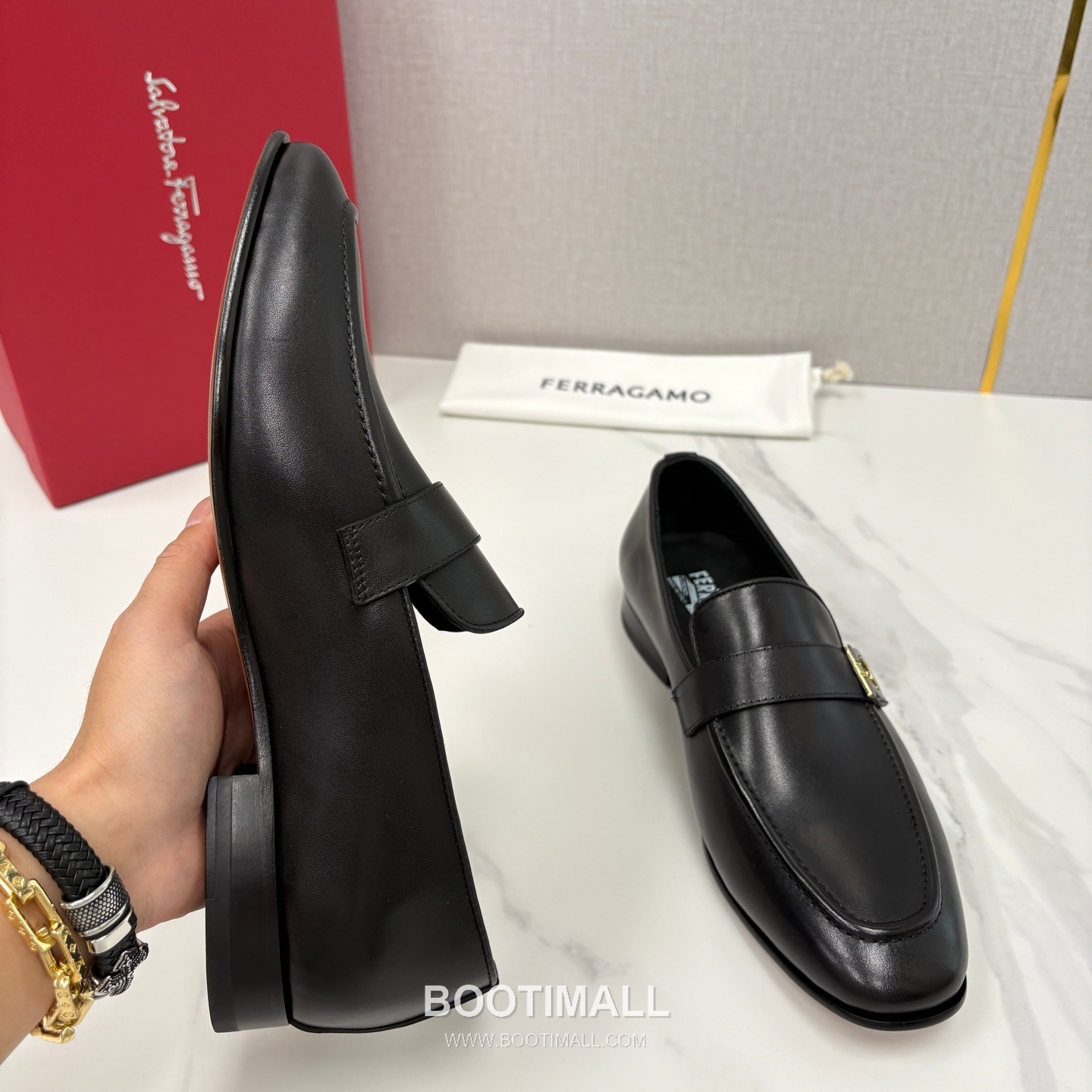 ## 신발 제품 스펙 분석

Salvatore Ferragamo Gancini Leather Loafers 살바토레 페라가모 간치니 레더 로퍼 6
