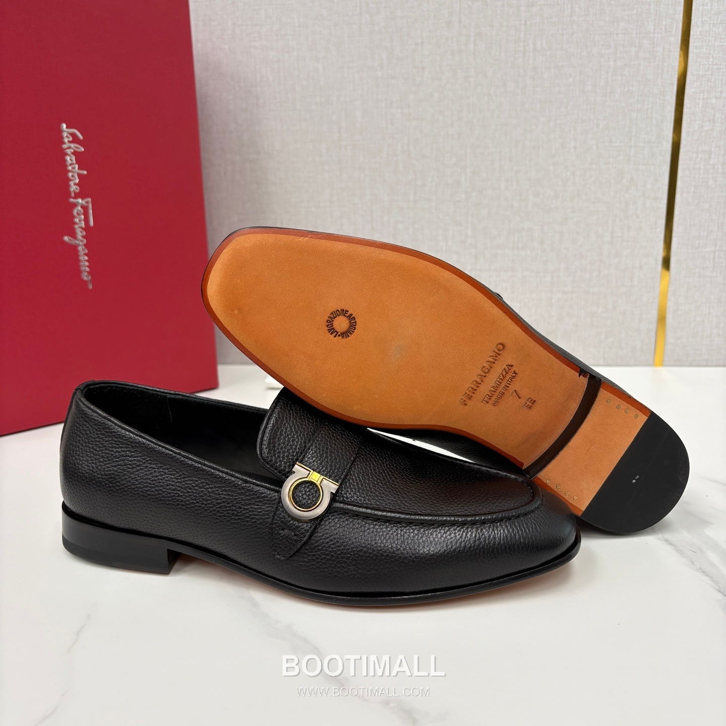## 신발 제품 스펙 분석

Salvatore Ferragamo Gancini Leather Loafers 살바토레 페라가모 간치니 레더 로퍼 9