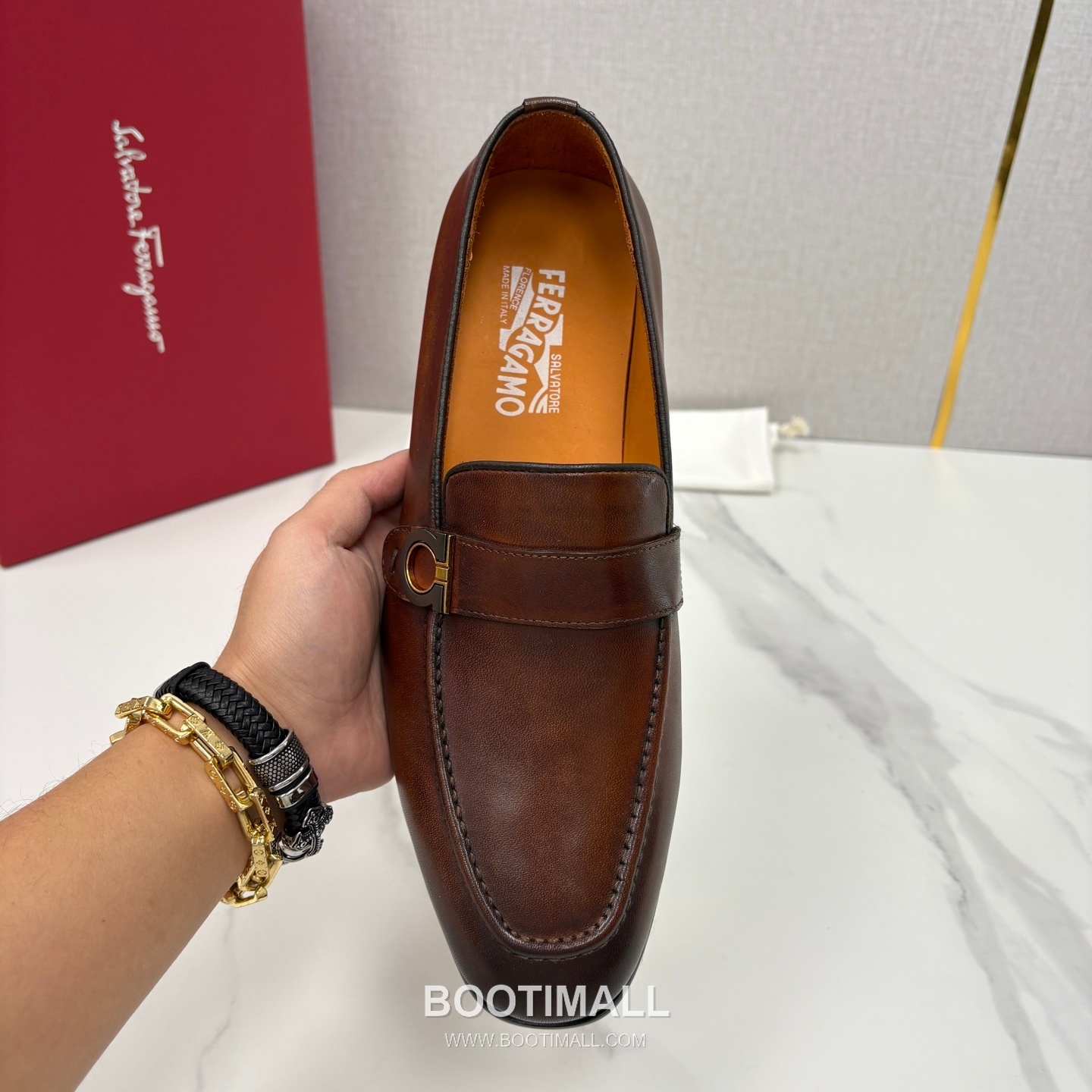 ## 신발 제품 스펙 분석

Salvatore Ferragamo Gancini Leather Loafers 살바토레 페라가모 간치니 레더 로퍼 5