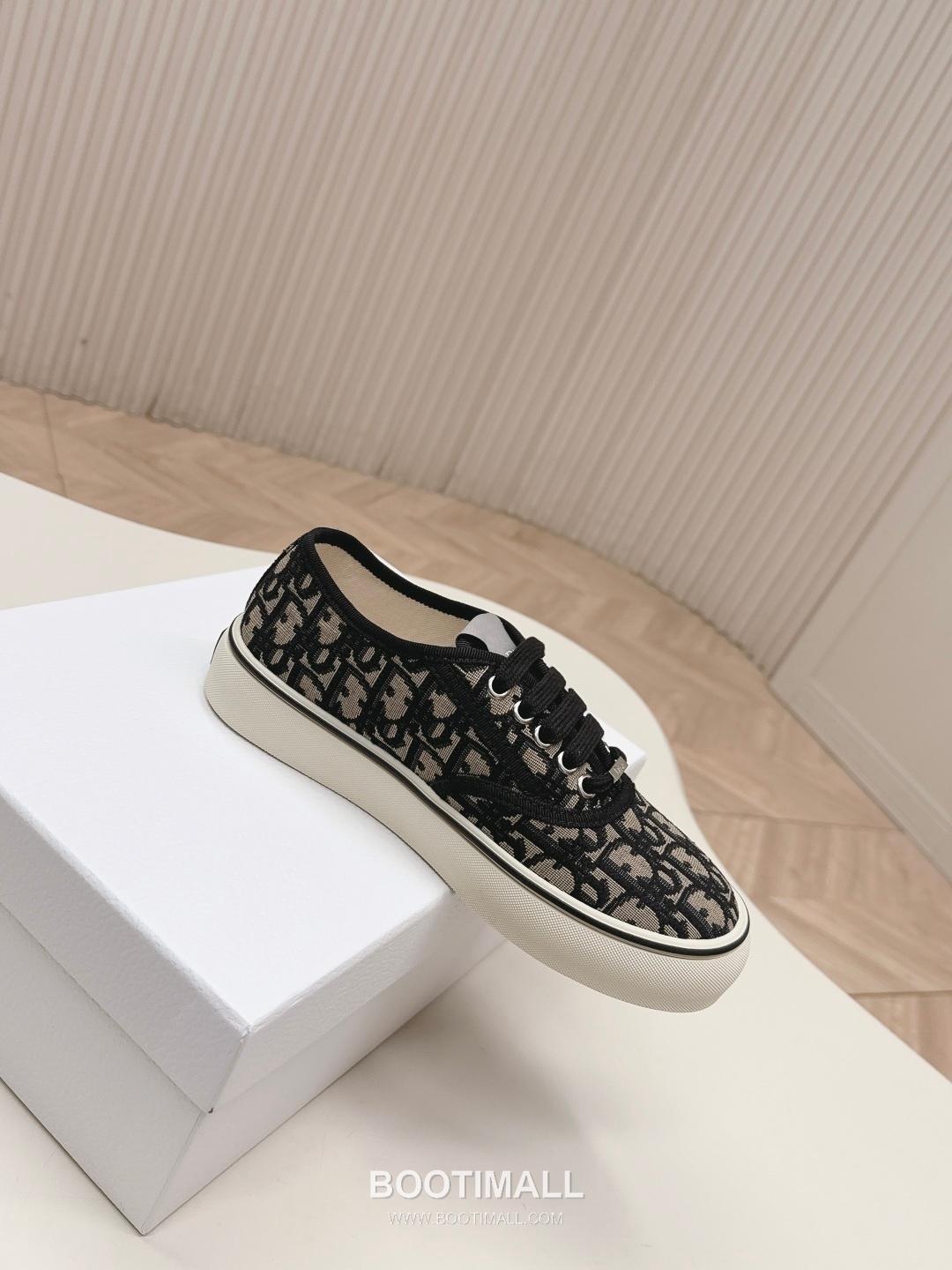 Dior Saltwind Oblique Canvas Lace Sneakers Couple 디올 솔트윈드 오블리크 캔버스 레이스 스니커즈 커플 모델 5