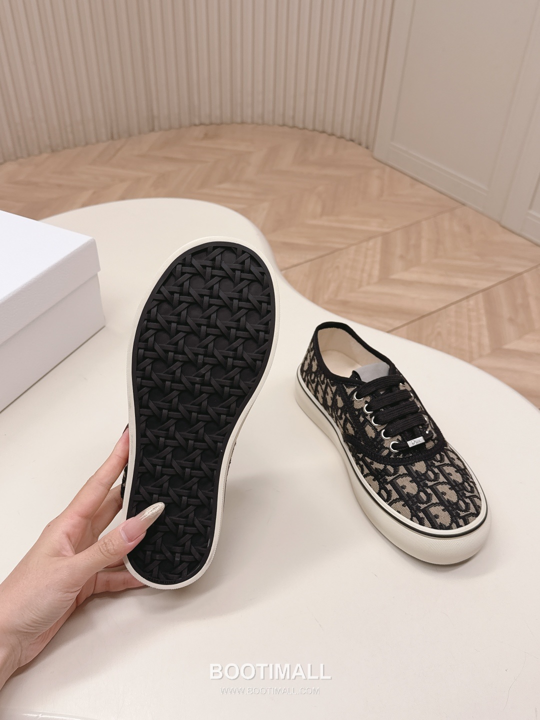 Dior Saltwind Oblique Canvas Lace Sneakers Couple 디올 솔트윈드 오블리크 캔버스 레이스 스니커즈 커플 모델 7