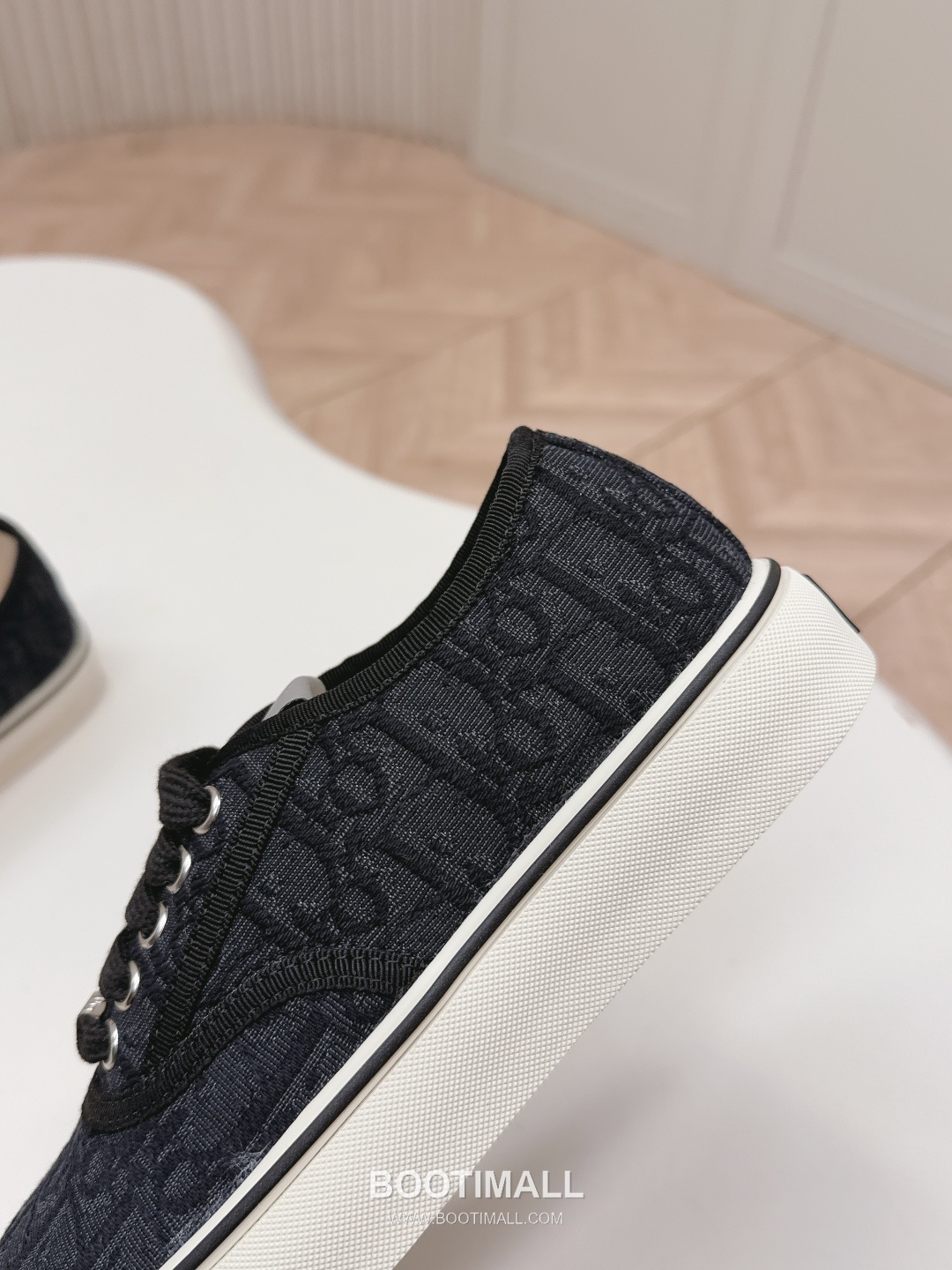 Dior Saltwind Oblique Canvas Lace Sneakers Couple 디올 솔트윈드 오블리크 캔버스 레이스 스니커즈 커플 모델 4