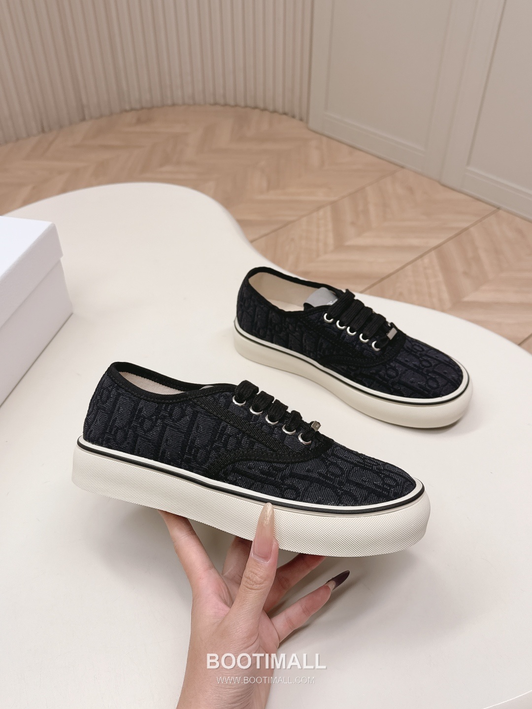 Dior Saltwind Oblique Canvas Lace Sneakers Couple 디올 솔트윈드 오블리크 캔버스 레이스 스니커즈 커플 모델 6